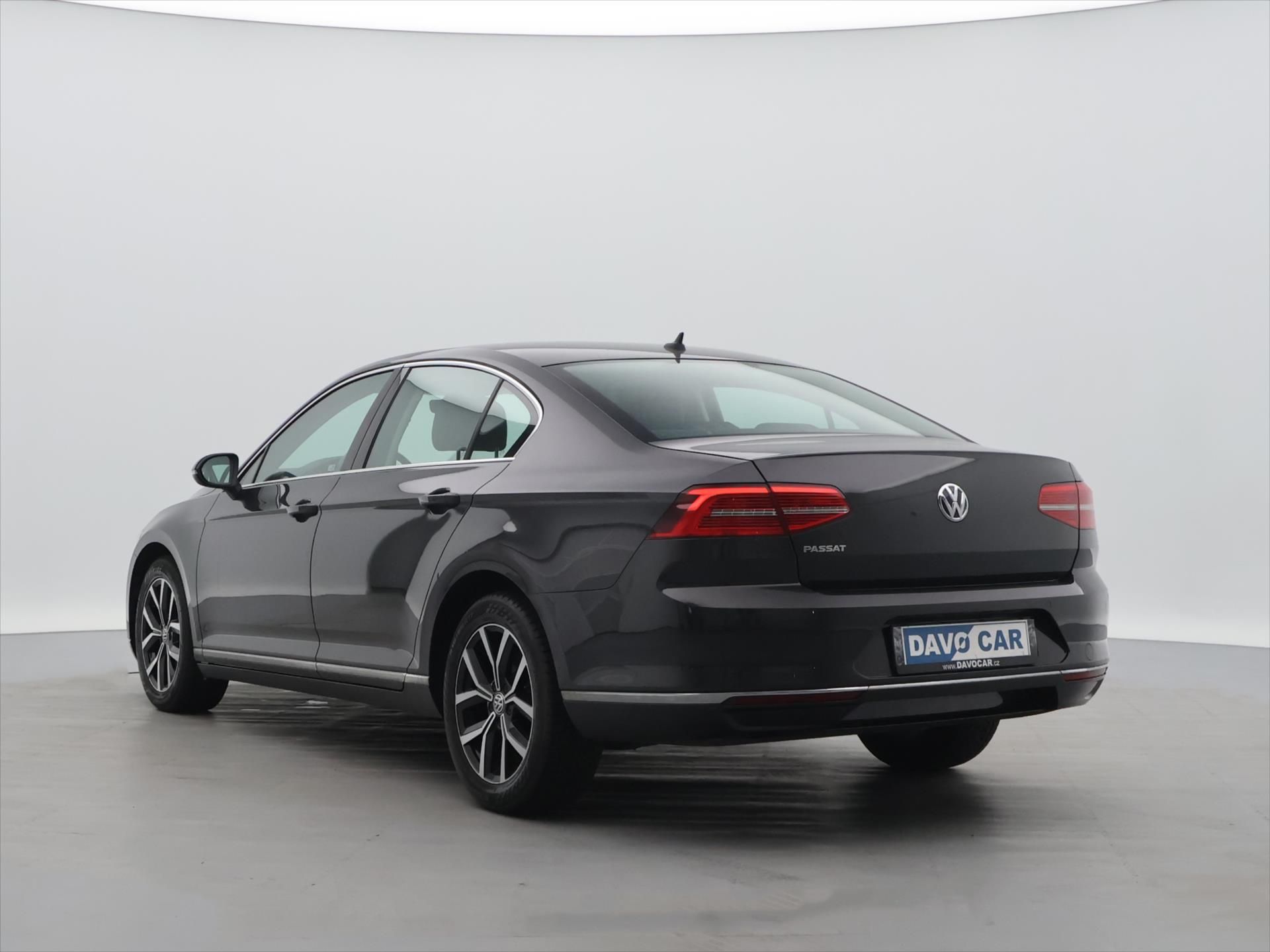 Volkswagen Passat, 2.0 TDI 110kW Highline CZ - fotka 5