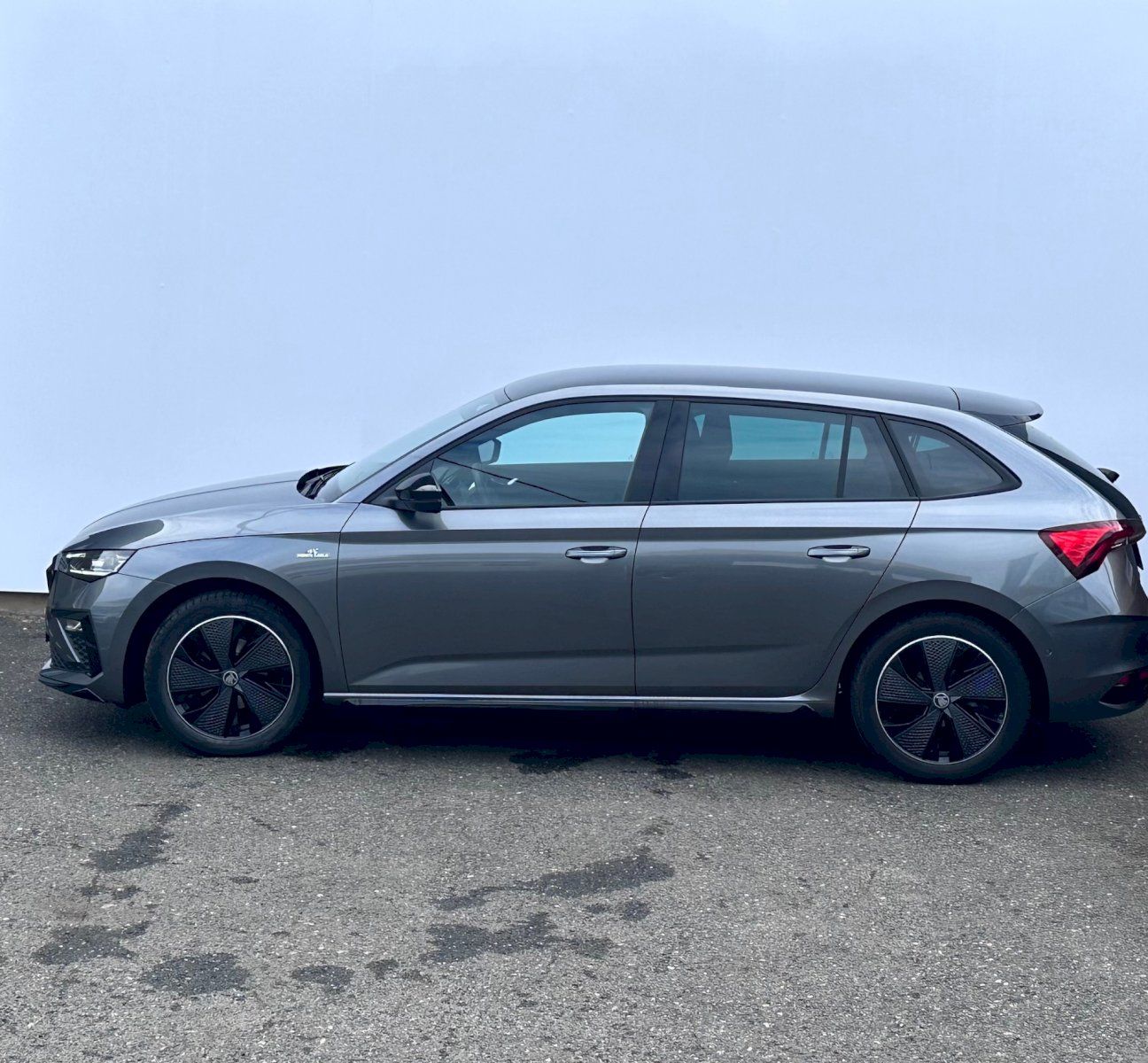 Škoda Scala, 1.0 Tsi 85kW Monre Carlo - fotka 3