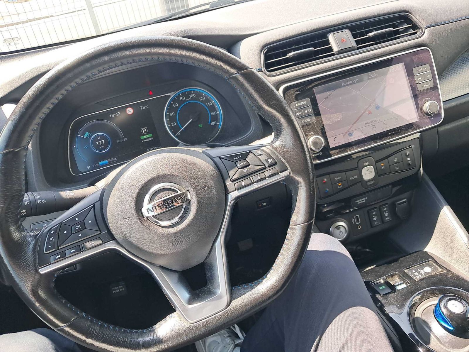 Nissan LEAF, 40 kWh, Automat, Navi - fotka 3