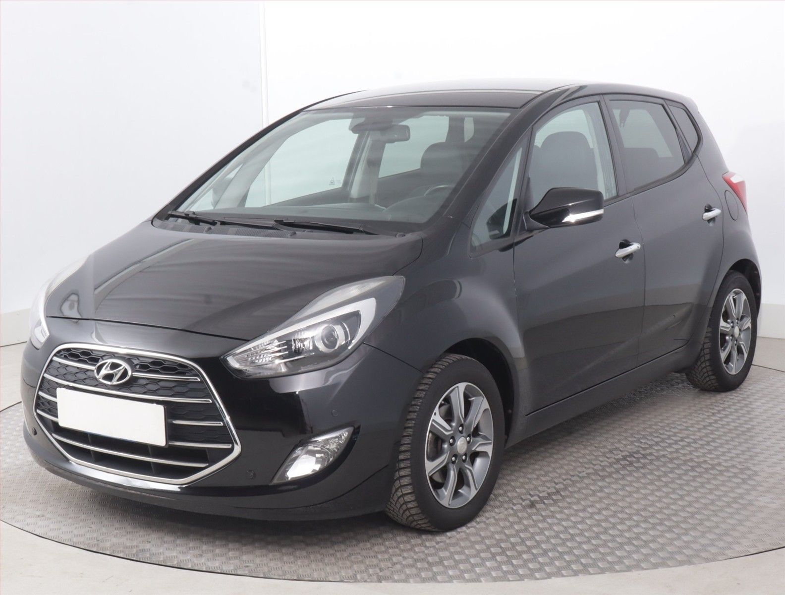 Hyundai ix20, 1.6 CVVT, Automat, Serv.kniha - fotka 2