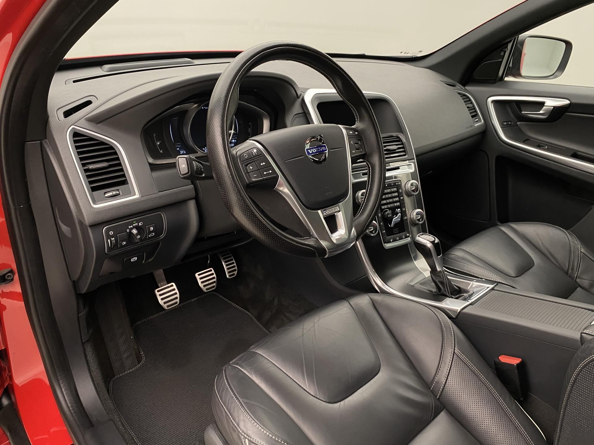 Volvo XC60, D3 MOMENTUM - fotka 4
