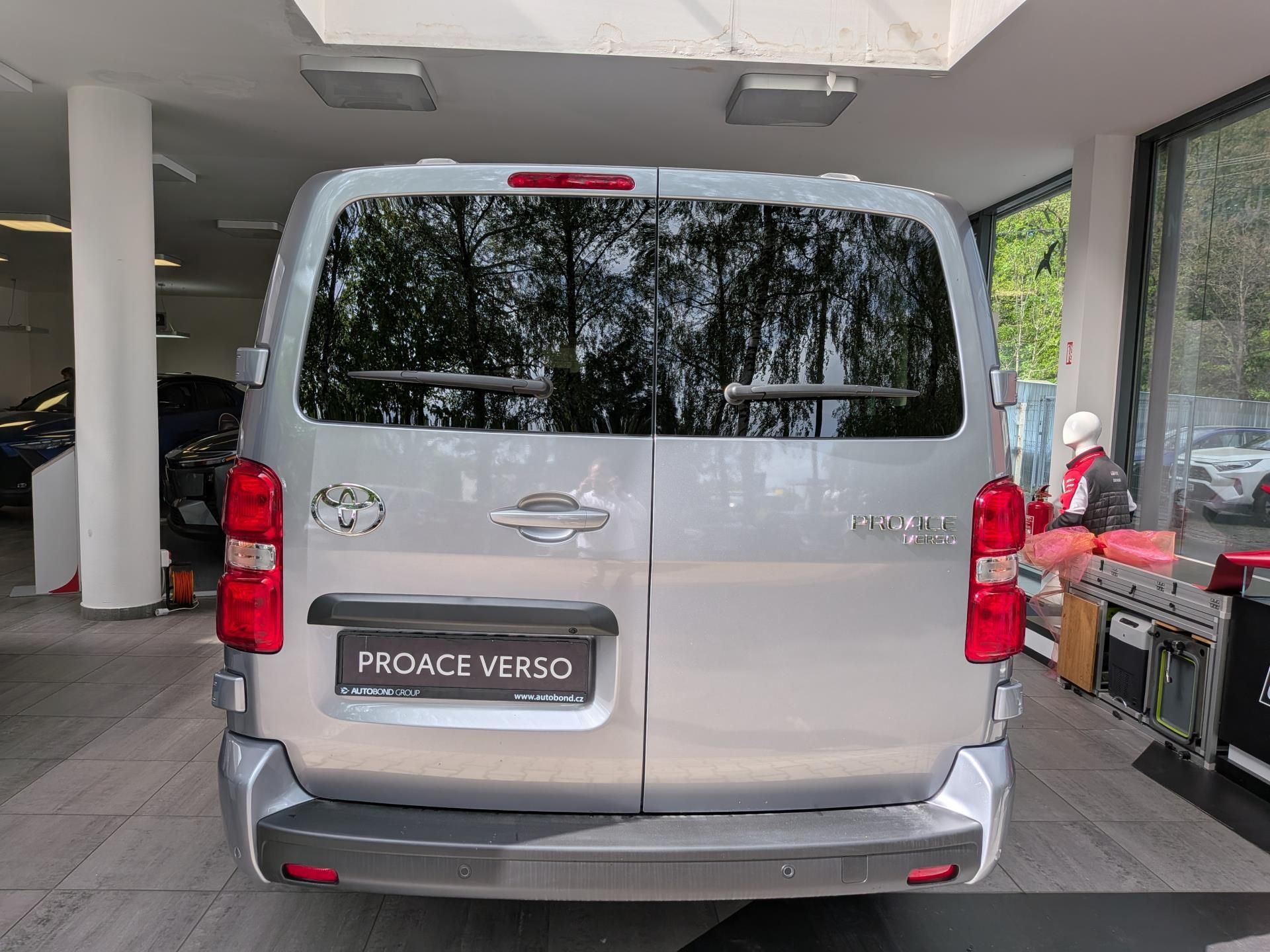 Toyota Proace Verso, 2.2L Business Comfort, 180K - fotka 4