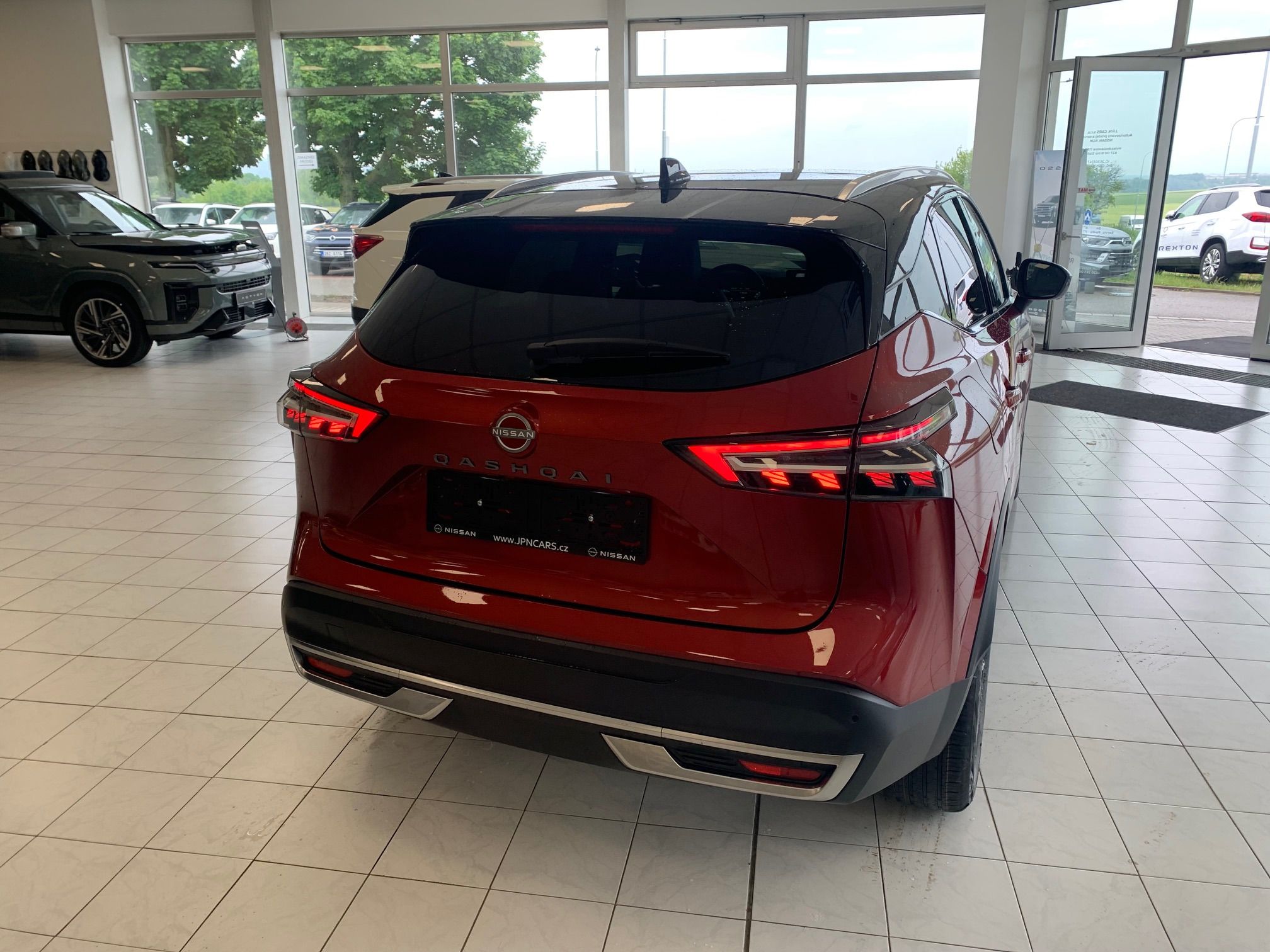 Nissan Qashqai, 1,3 DIG-T MH X-Tronic Tekna - fotka 5
