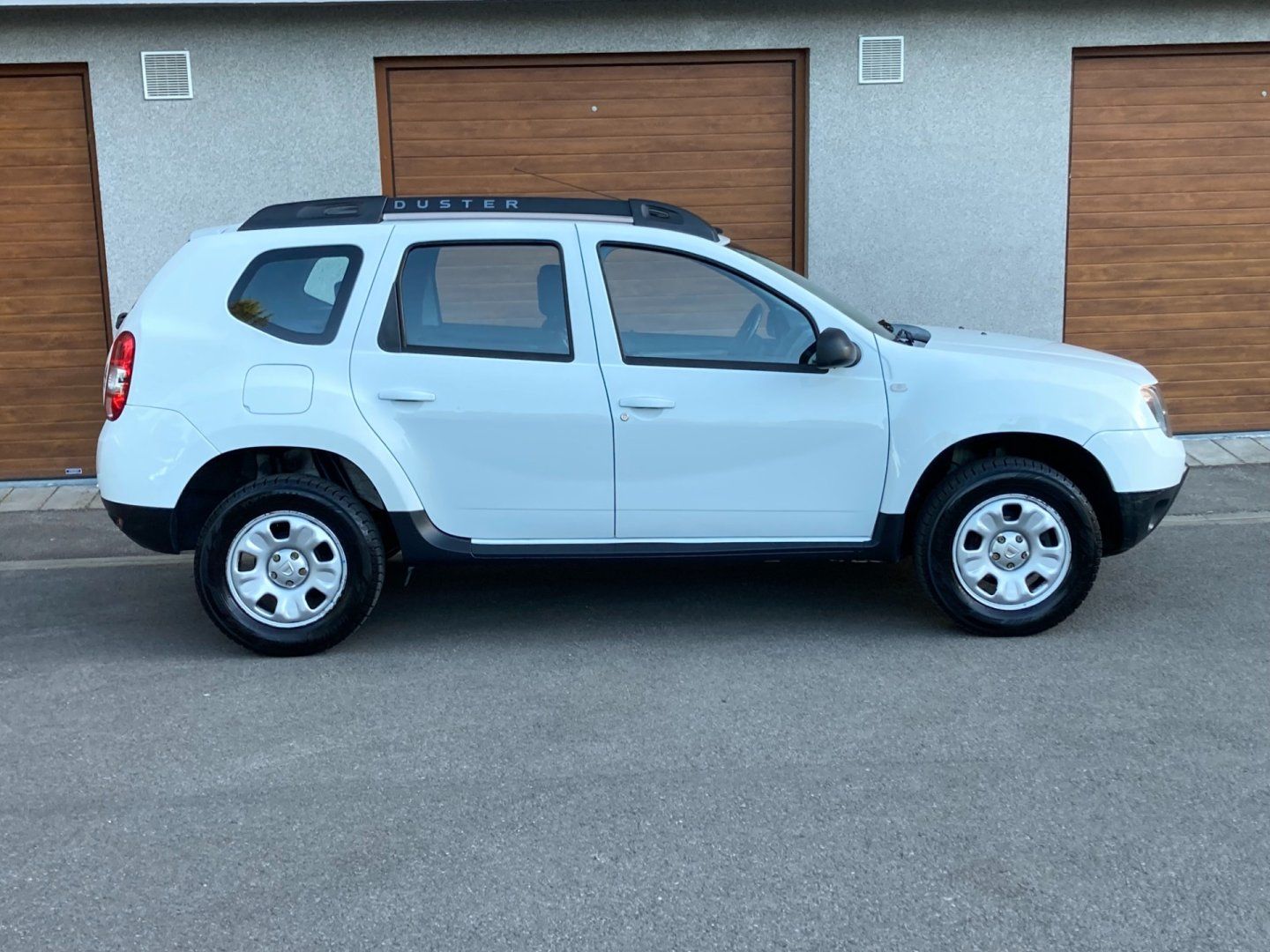 Dacia Duster, 1,6 84kW 4x4 koup.ČR - fotka 2