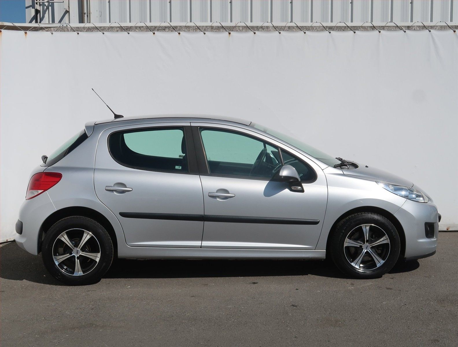 Peugeot 207, 1.4 VTi, Serv.kniha, po STK - fotka 6