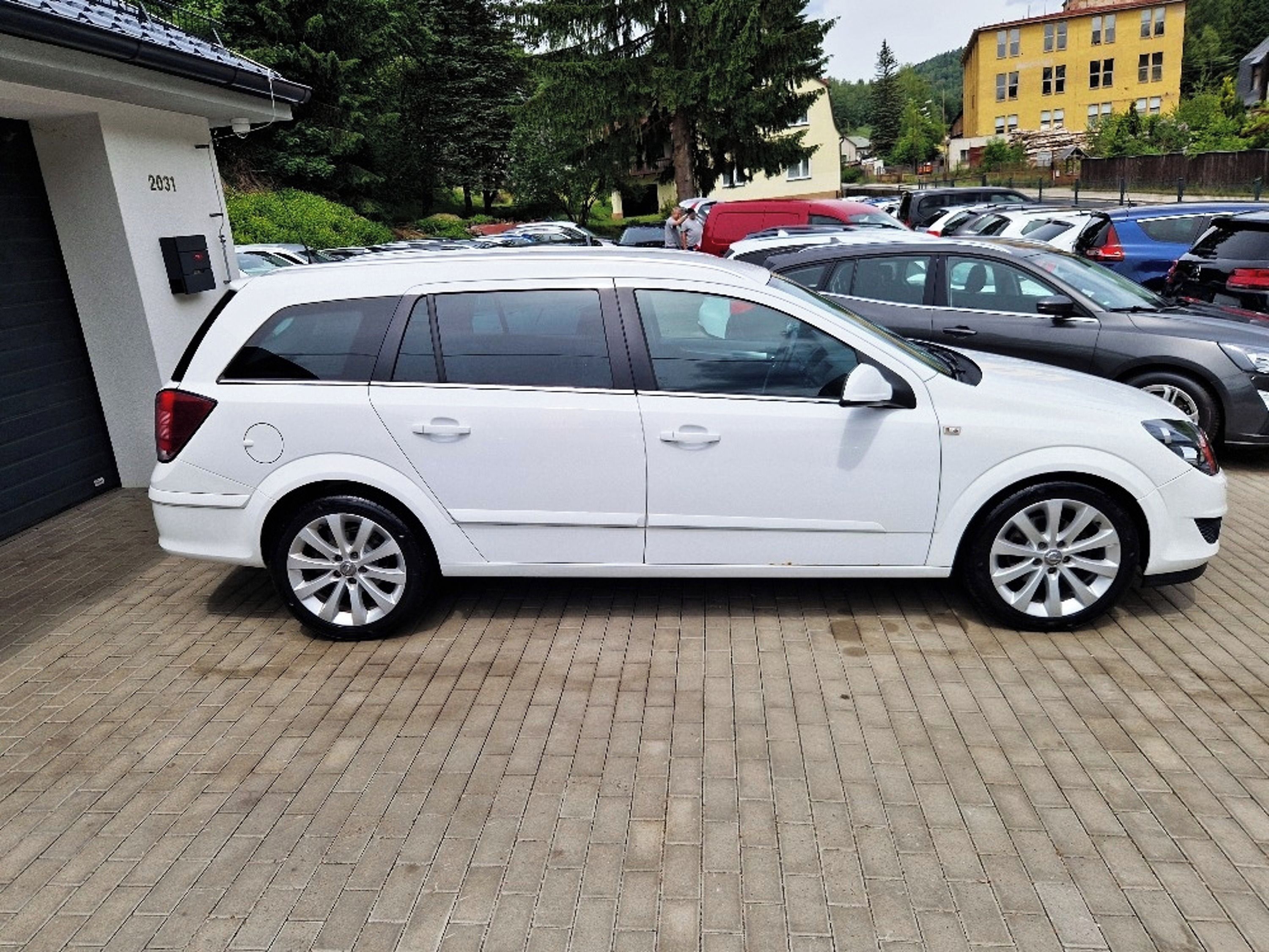 Opel Astra, 1.6 (85 kW), 101 tis. km - fotka 6