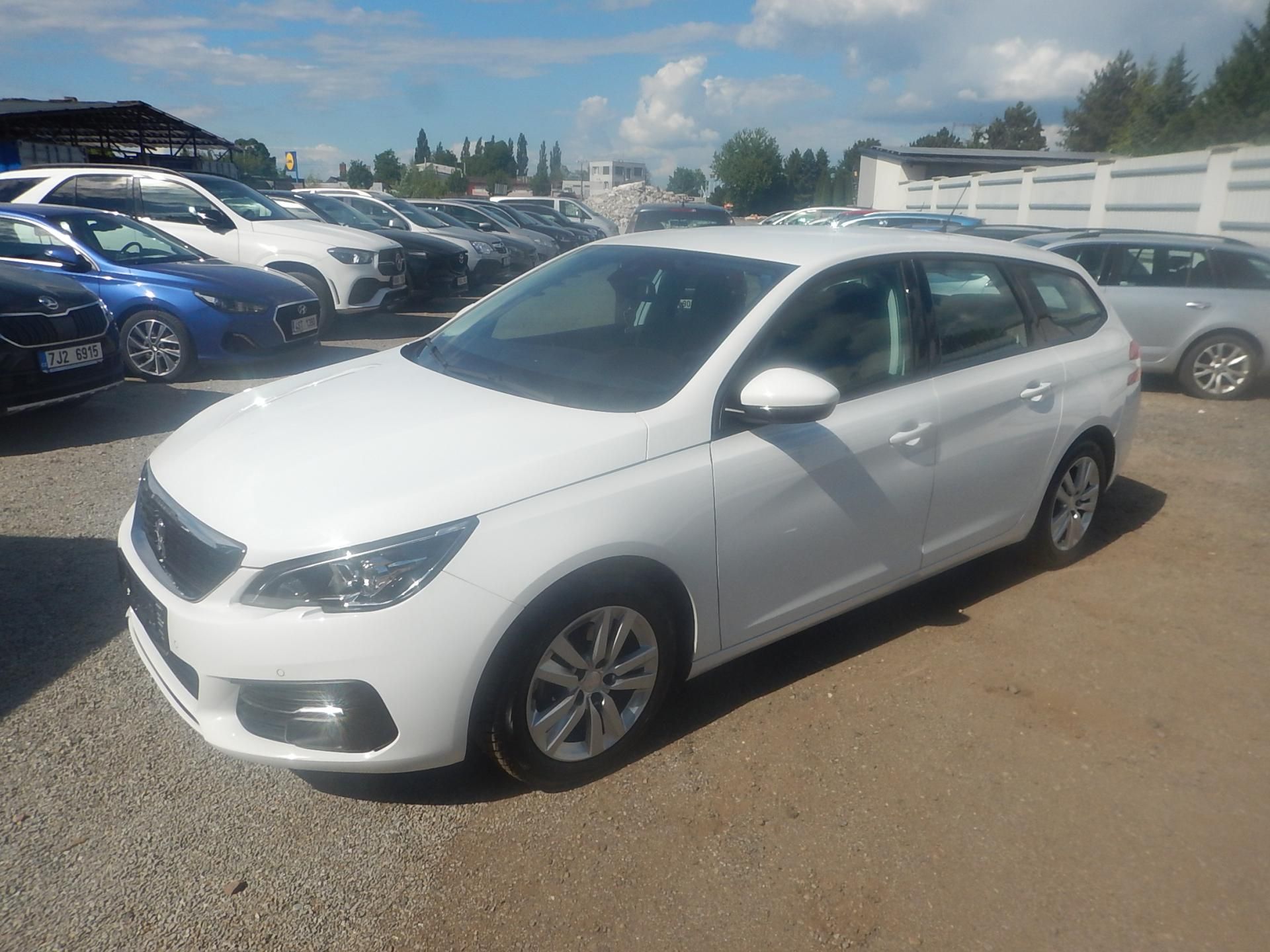 Peugeot 308, 1.5 Hdi 96 kw - fotka 2
