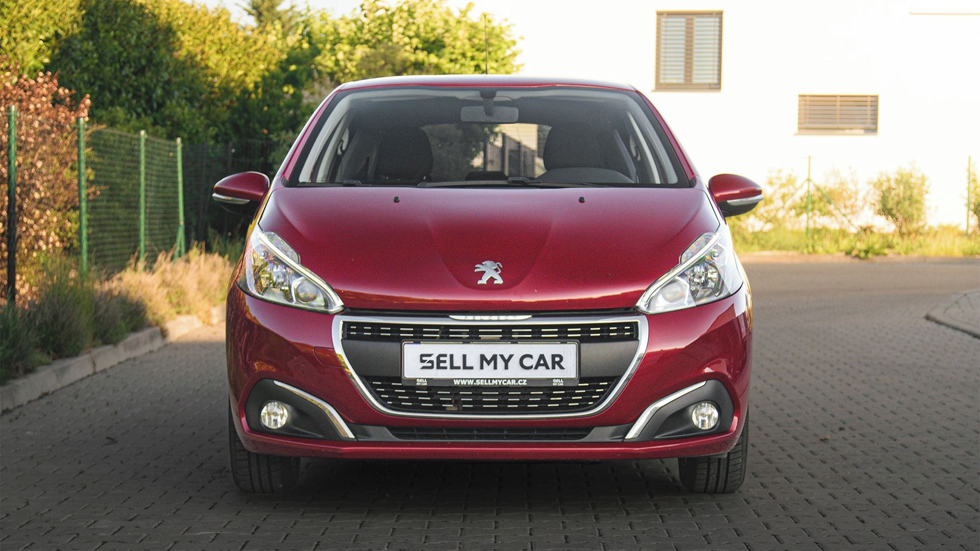 Peugeot 208, 1,2/60kW ČR 2.maj Automat - fotka 2