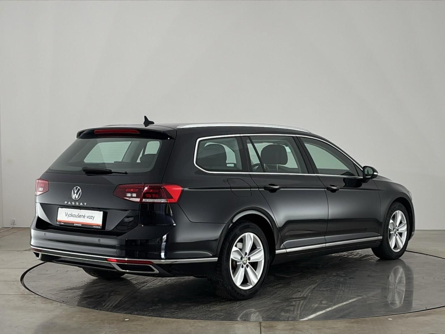 Volkswagen Passat, 1.5 TSI / 110 kW Elegance DSG - fotka 2