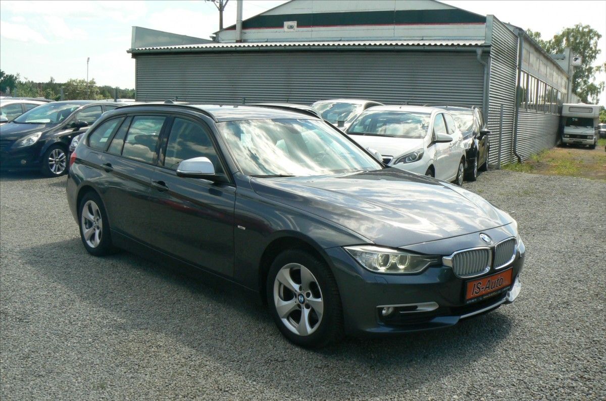 BMW Řada 3, 2,0 318D COMBI - fotka 2