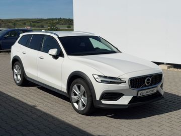 2.0 D4 140 kW CROSS CNTRY 4x4