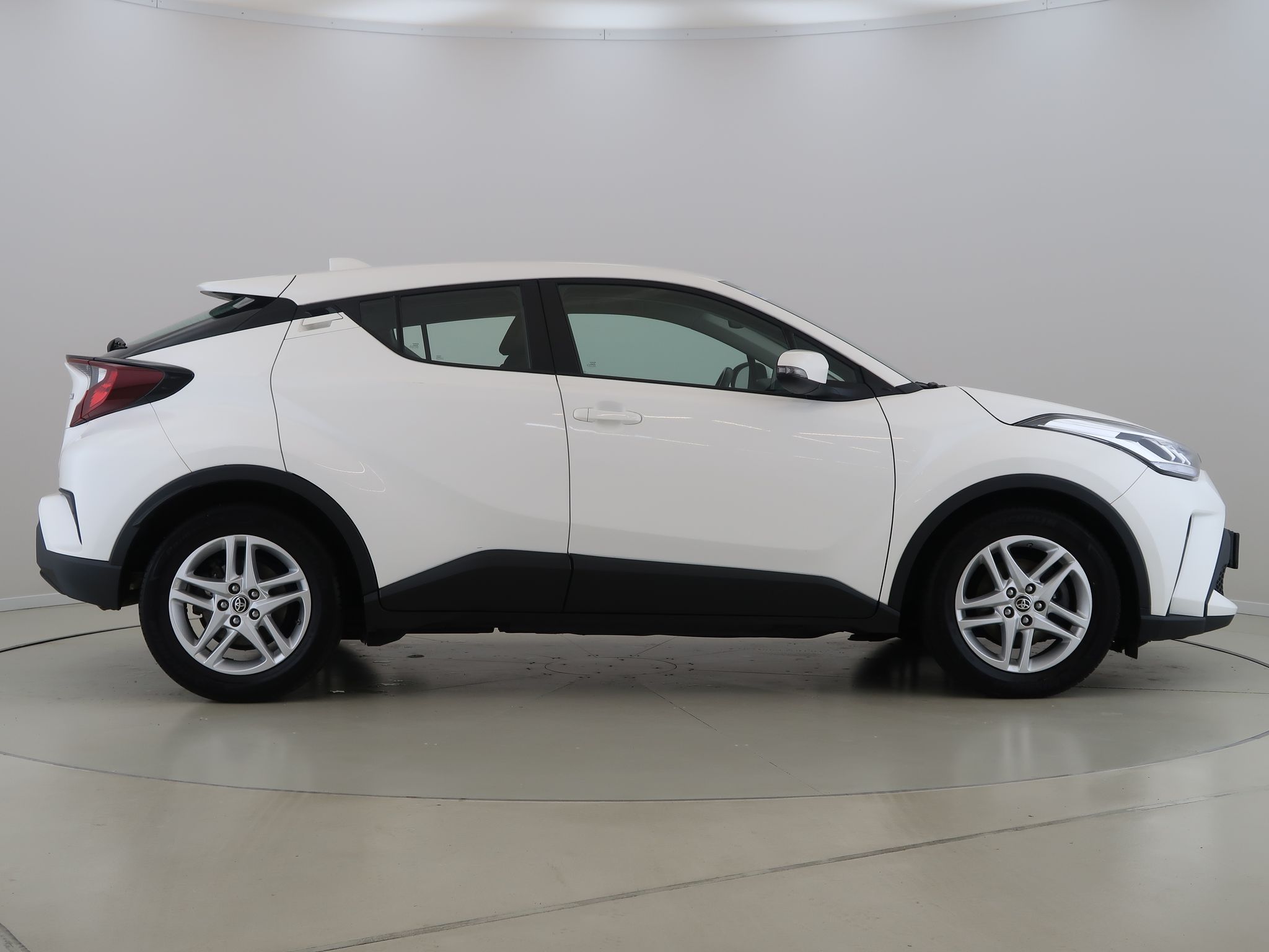 Toyota C-HR, 1.8Hybrid,1Maj,ComfortBusiness - fotka 4