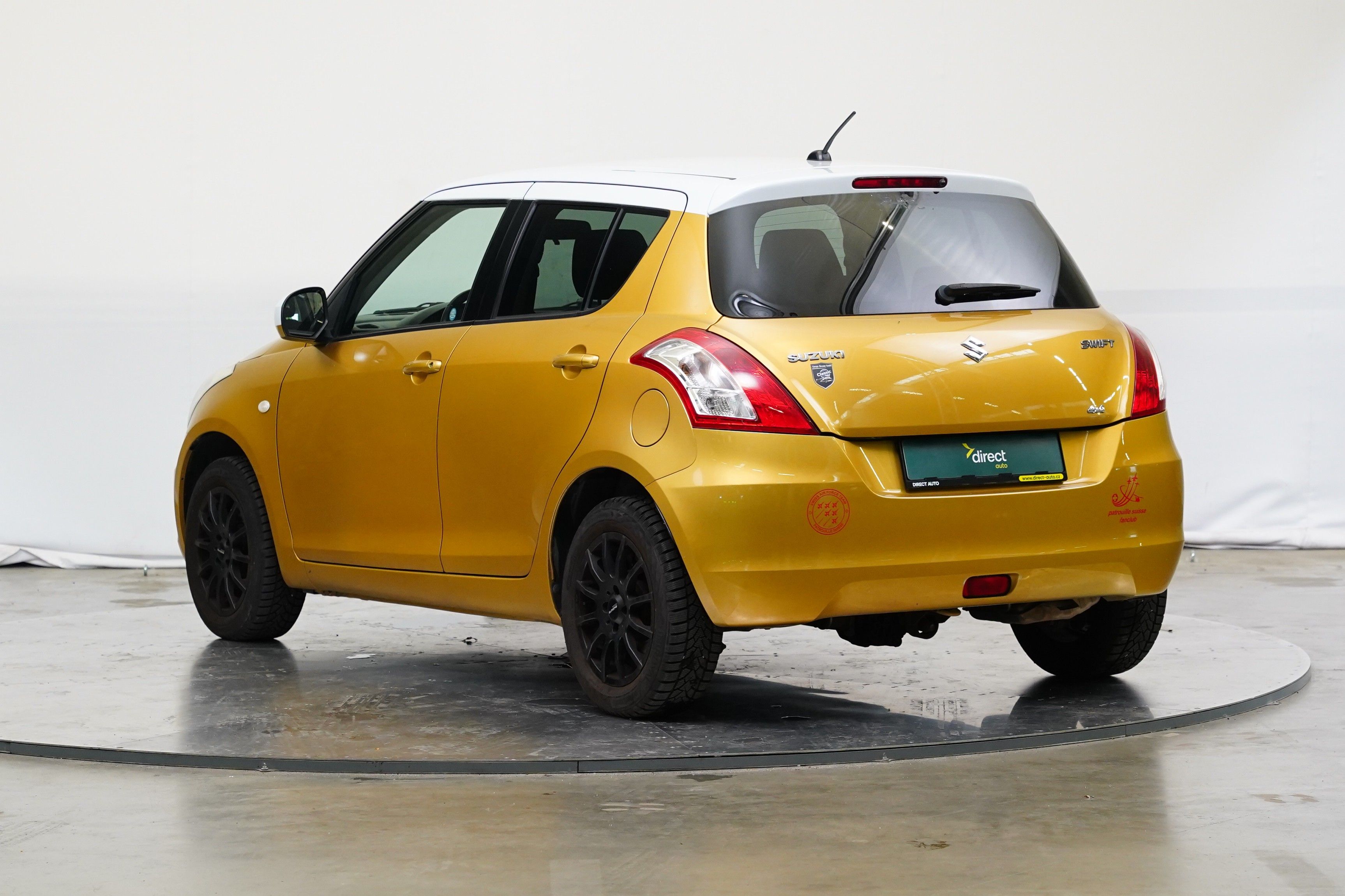 Suzuki Swift, 1.2 i 66 kW Comfort - fotka 4