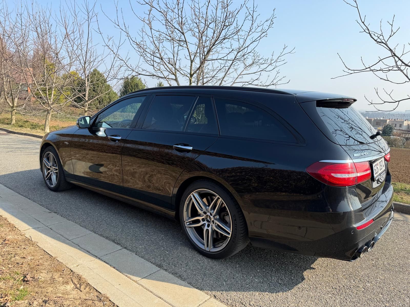 Mercedes-Benz Třídy E, AMG E 53 4MATIC+ - fotka 4