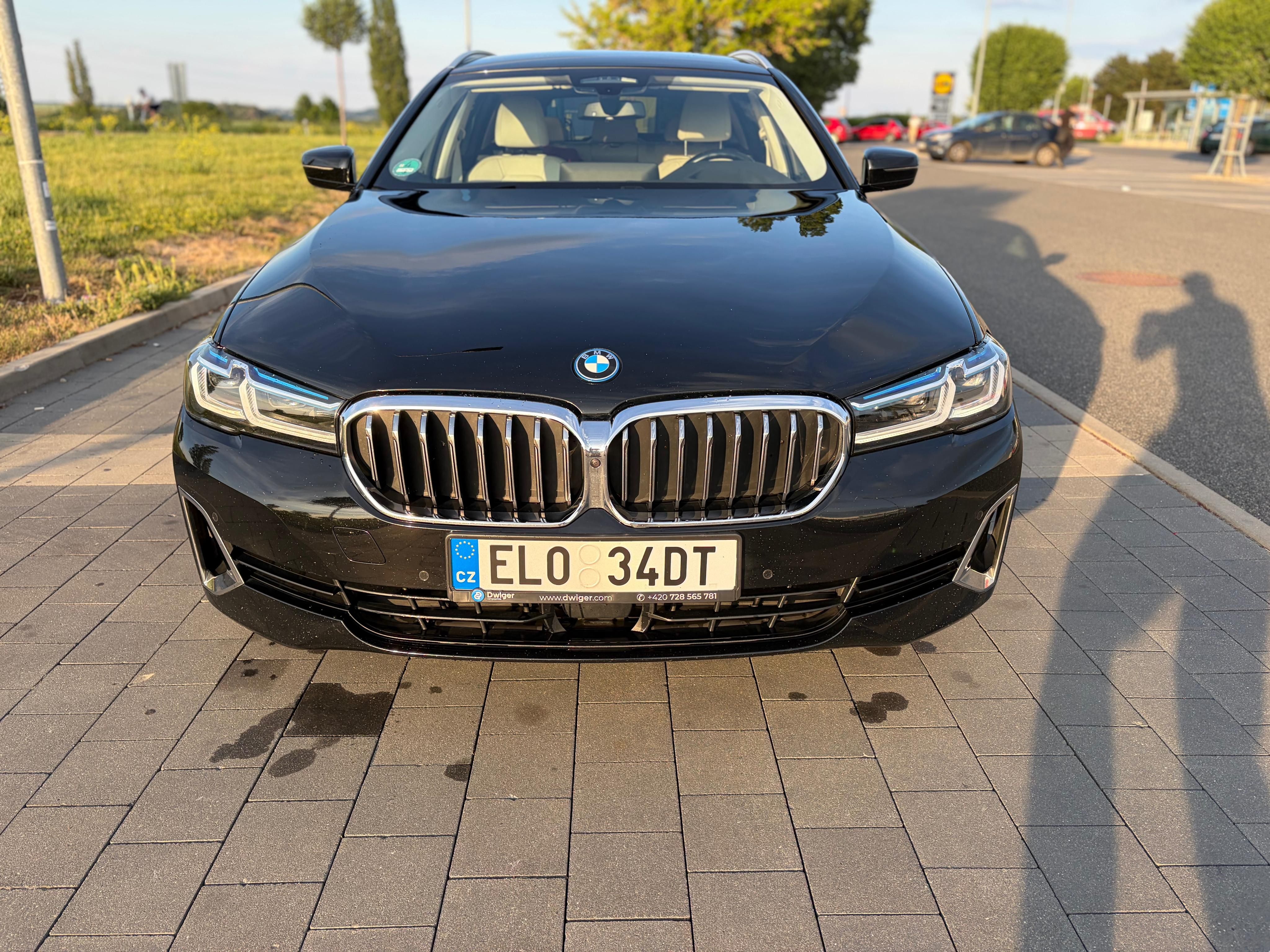 BMW Řada 5, 530e Plug-in Hybrid - fotka 6