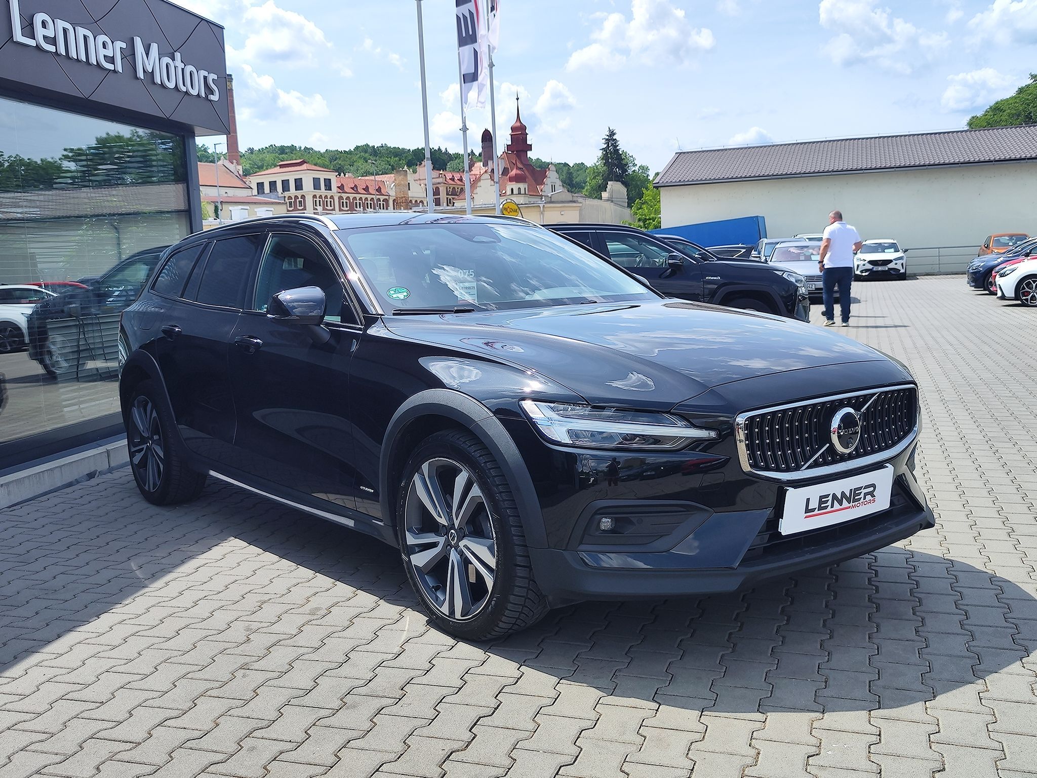 Volvo V60, B4/145kW AWD Auto Plus My24 - fotka 3
