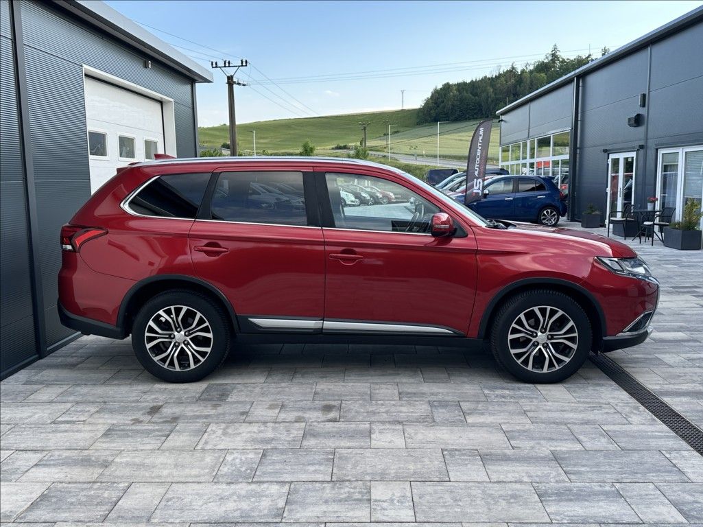 Mitsubishi Outlander, 2,2DI-D 150PS  Intense+ -7 4x4 - fotka 6