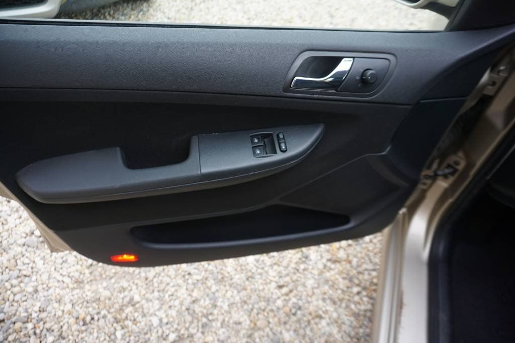 Škoda Fabia, 1,2 12V  47KW 1,MAJ NOVÉ V ČR - fotka 6