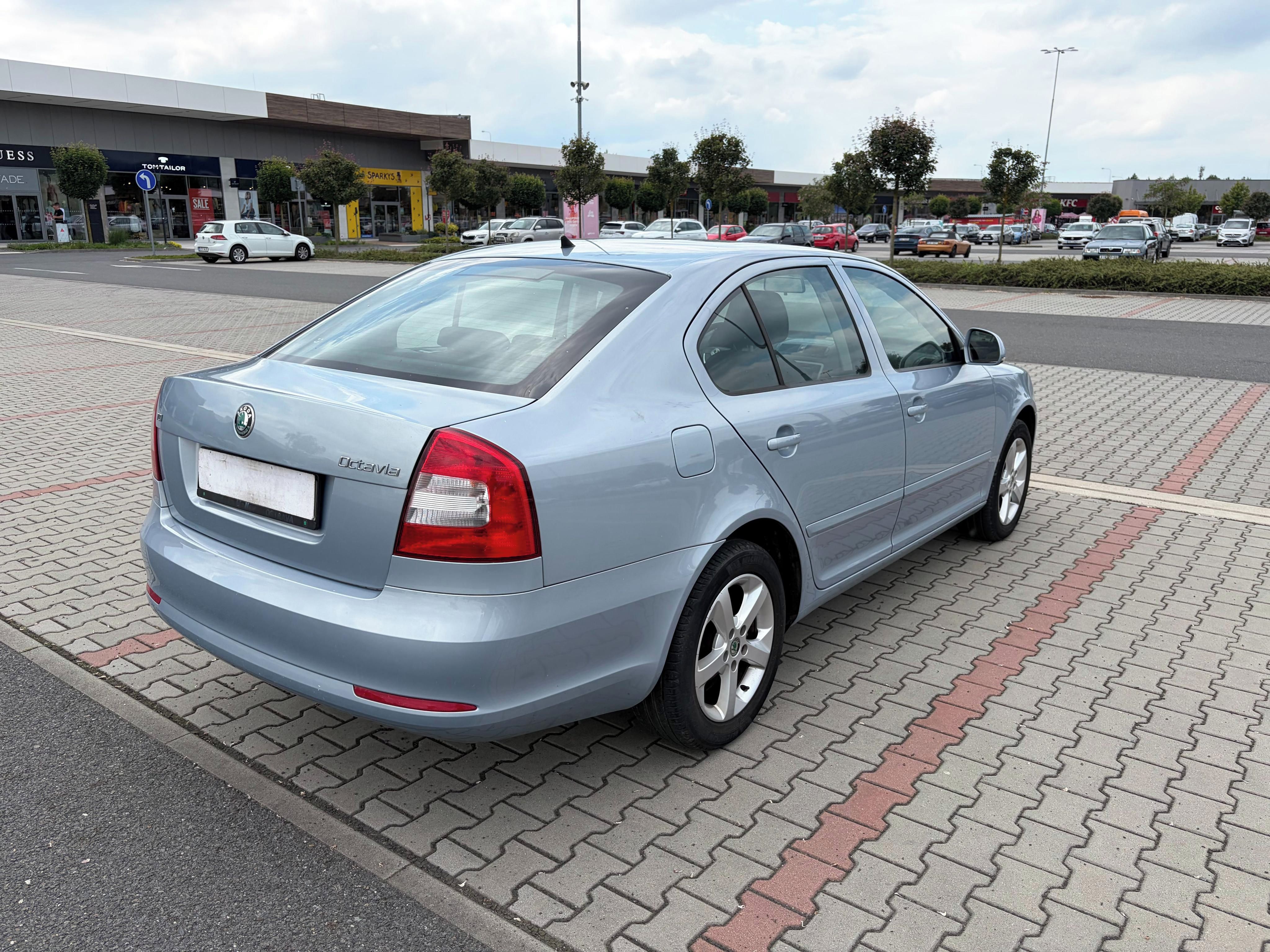 Škoda Octavia, II 1.6 TDi 77kw DSG ČR - fotka 3