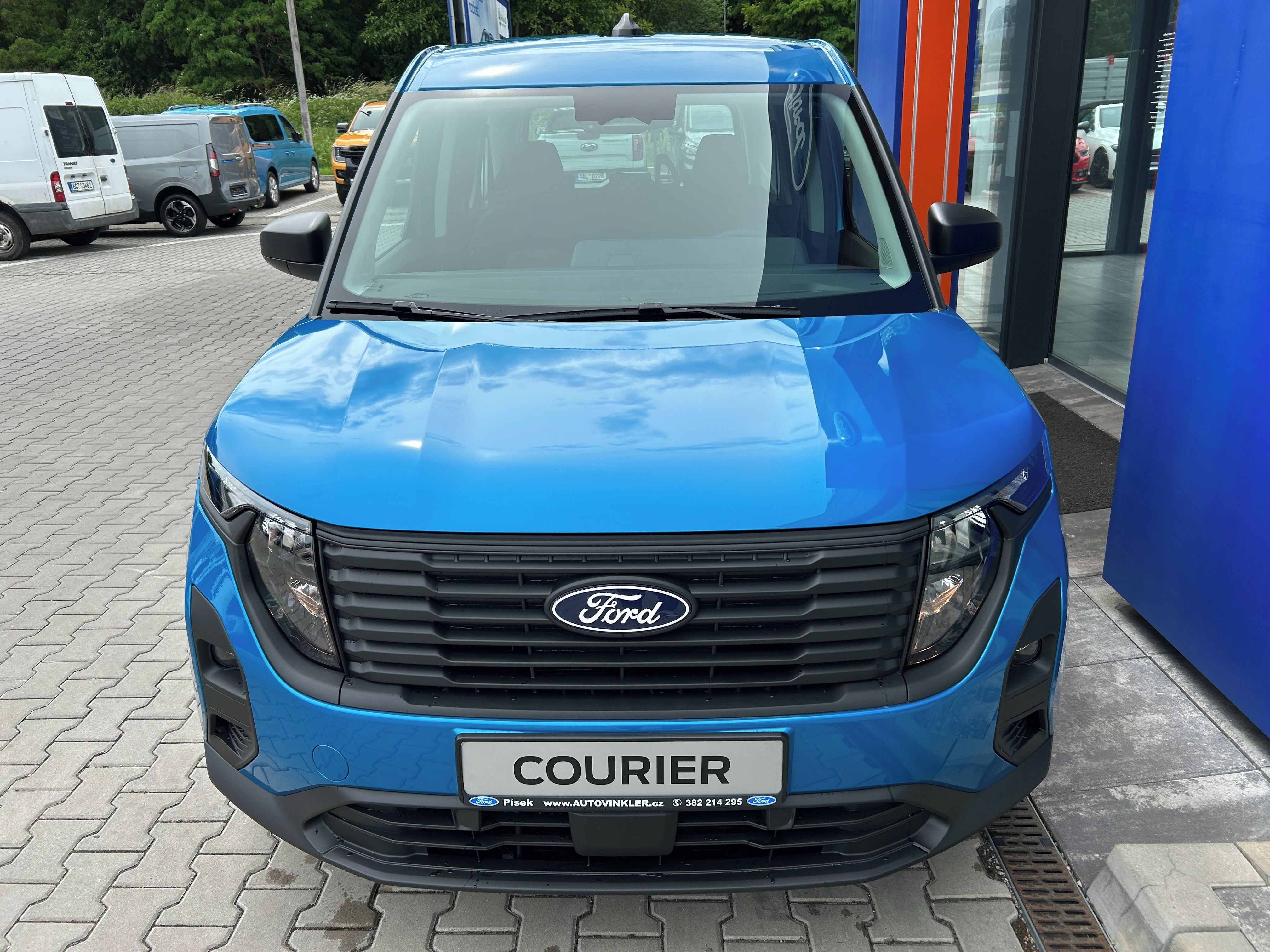Ford Tourneo Courier, 1.0 EcoBoost 92 kW Trend L1 - fotka 2