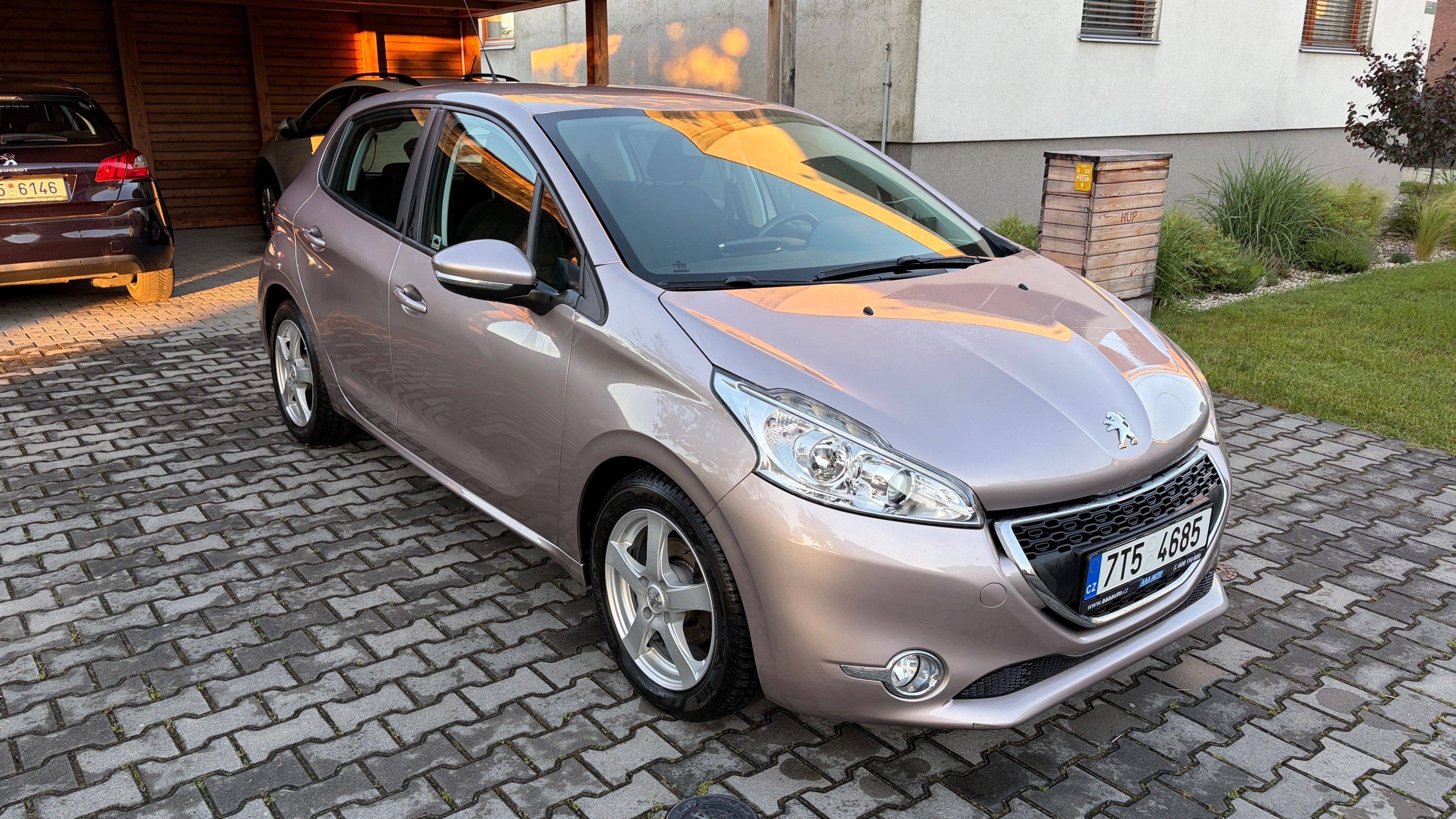 Peugeot 208, Peugeot 208 1.4, 71 kW, CEBIA - fotka 3