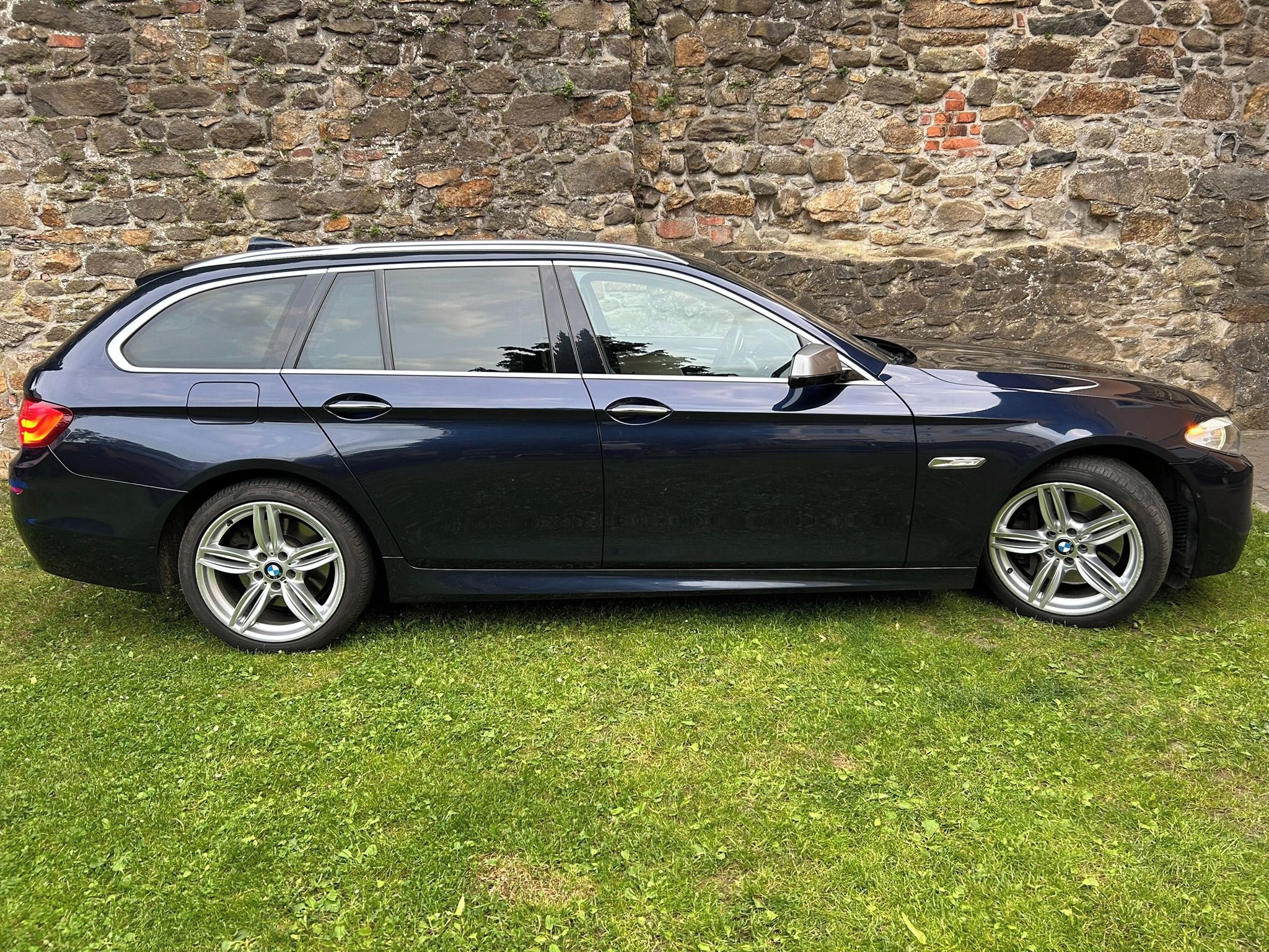 BMW Řada 5, M550dxDrive*DPH*CZ*1maj*nebour - fotka 6