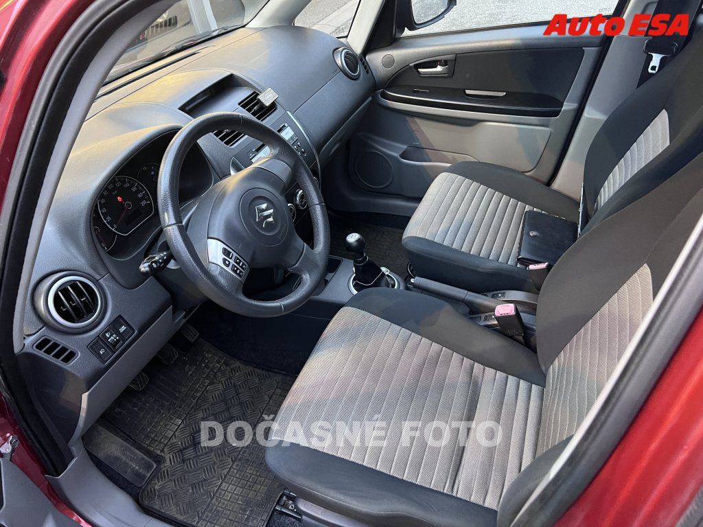 Suzuki SX4, 1.6i,4x4,vyhřívané sed. - fotka 3