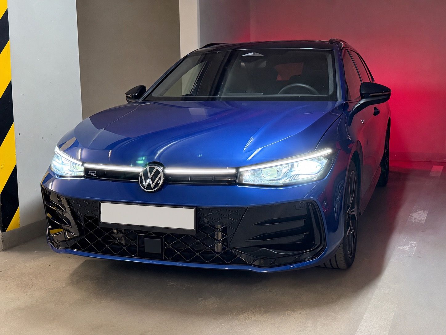 Volkswagen Passat, 2.0 TDI 142 kw 4x4 R-line - fotka 4