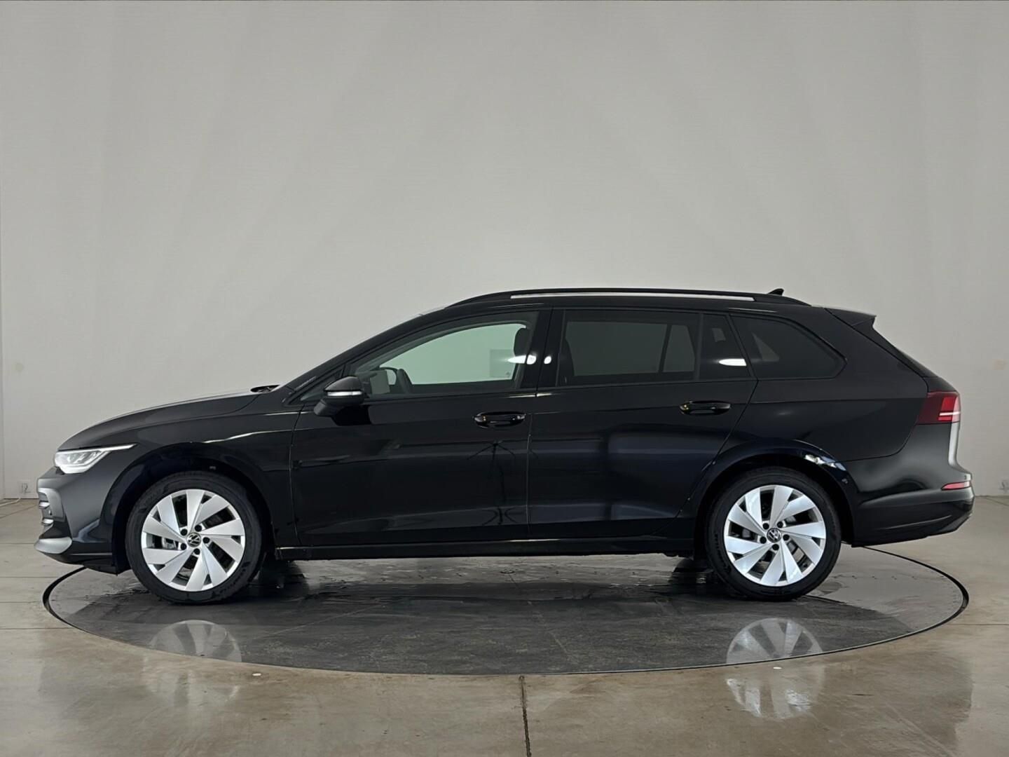 Volkswagen Golf, 1.5 eTSi / 85 kW People DSG - fotka 3