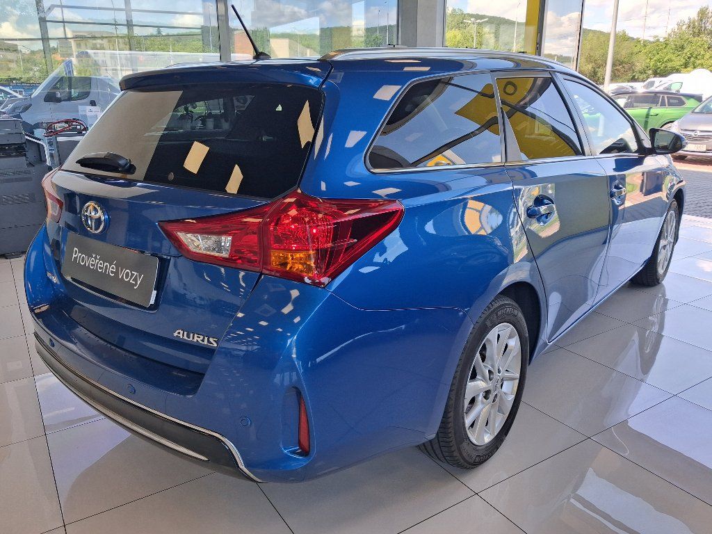 Toyota Auris, 1.6VVT-i 97kW 2013 - fotka 6