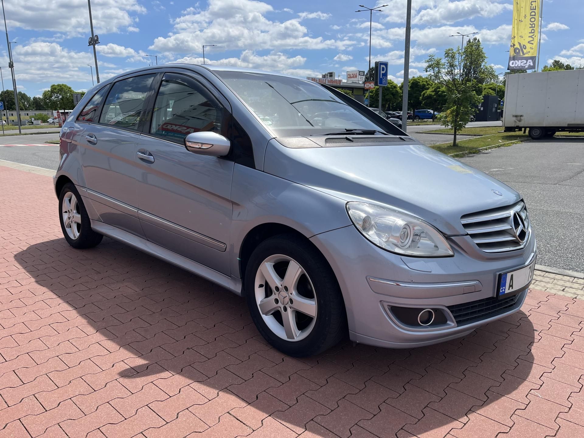 Mercedes-Benz Třídy B, 200 Turbo - fotka 4