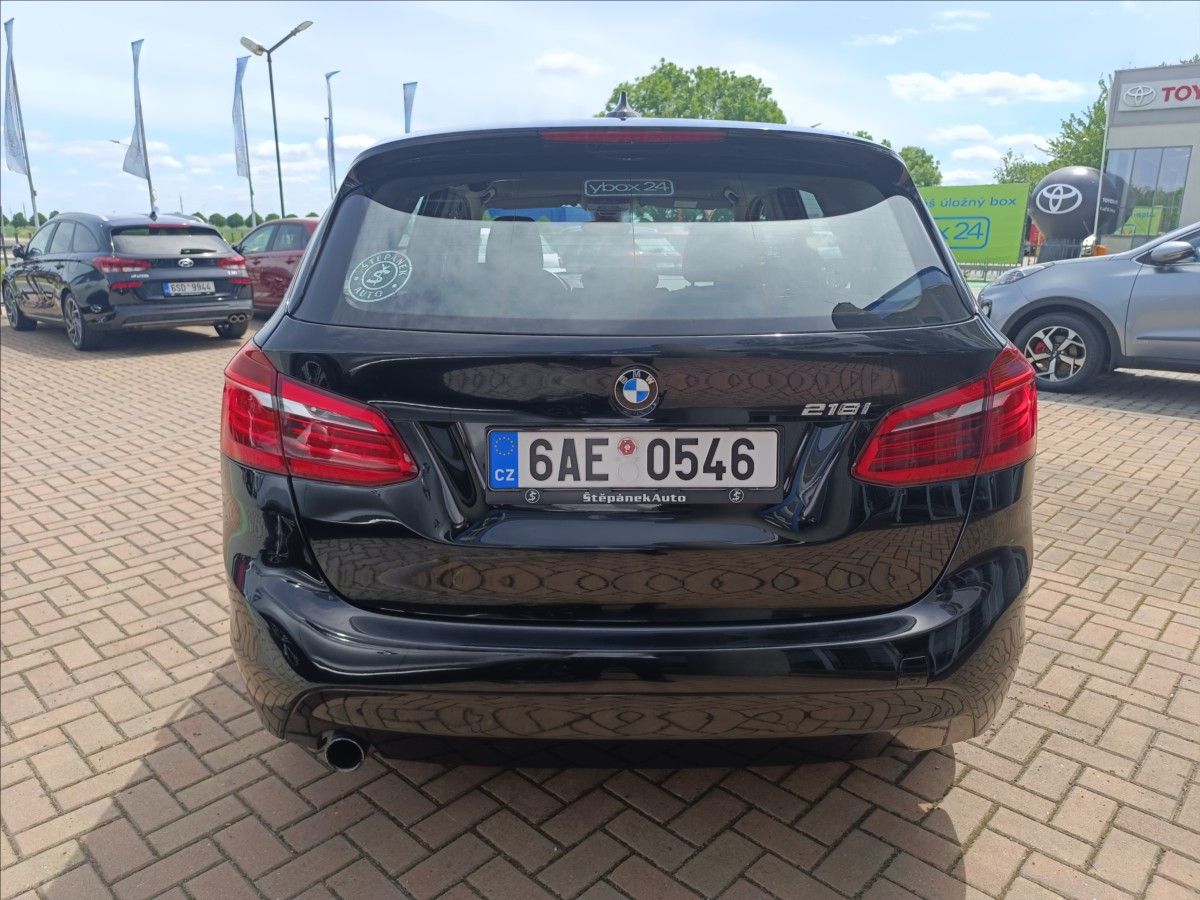 BMW Řada 2, 1,5 218i Automat Active tourer - fotka 6