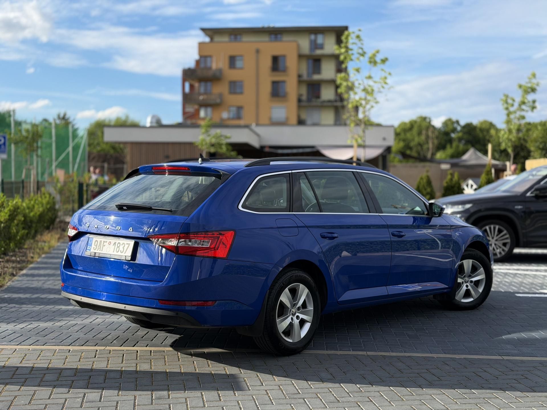 Škoda Superb, 2.0 TDi 110 kW/manual/tažné - fotka 4