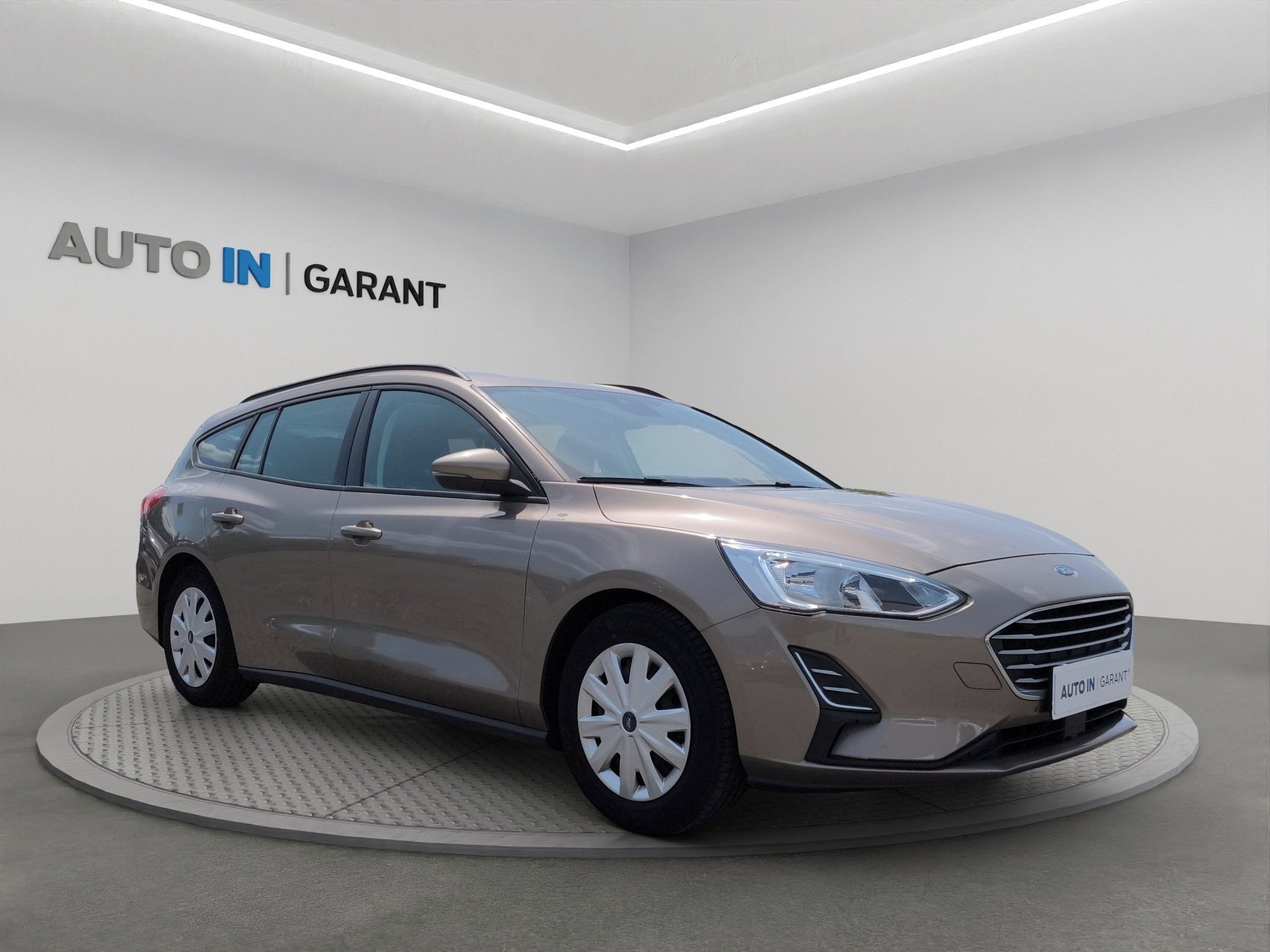 Ford Focus, TREND 1.0 74kW, ČR, 1. Maj., T - fotka 3