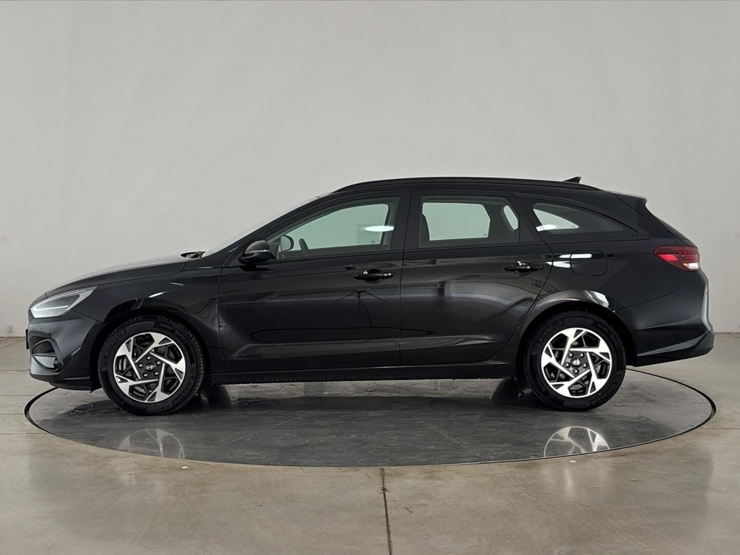 Hyundai i30, 1.5 T-GDI / 103 kW Smart DCT - fotka 3