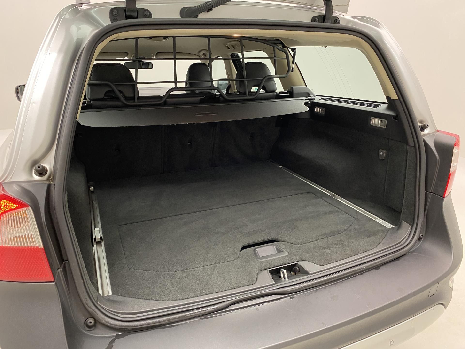 Volvo XC70, D5 AWD MOMENTUM - fotka 6