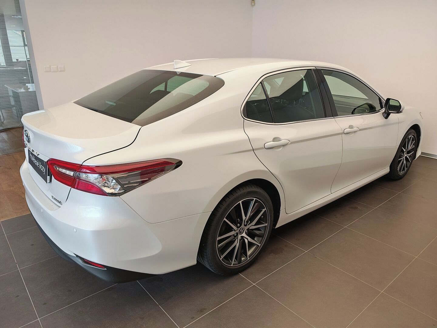 Toyota Camry, 2.5 Hybrid Executive - fotka 4