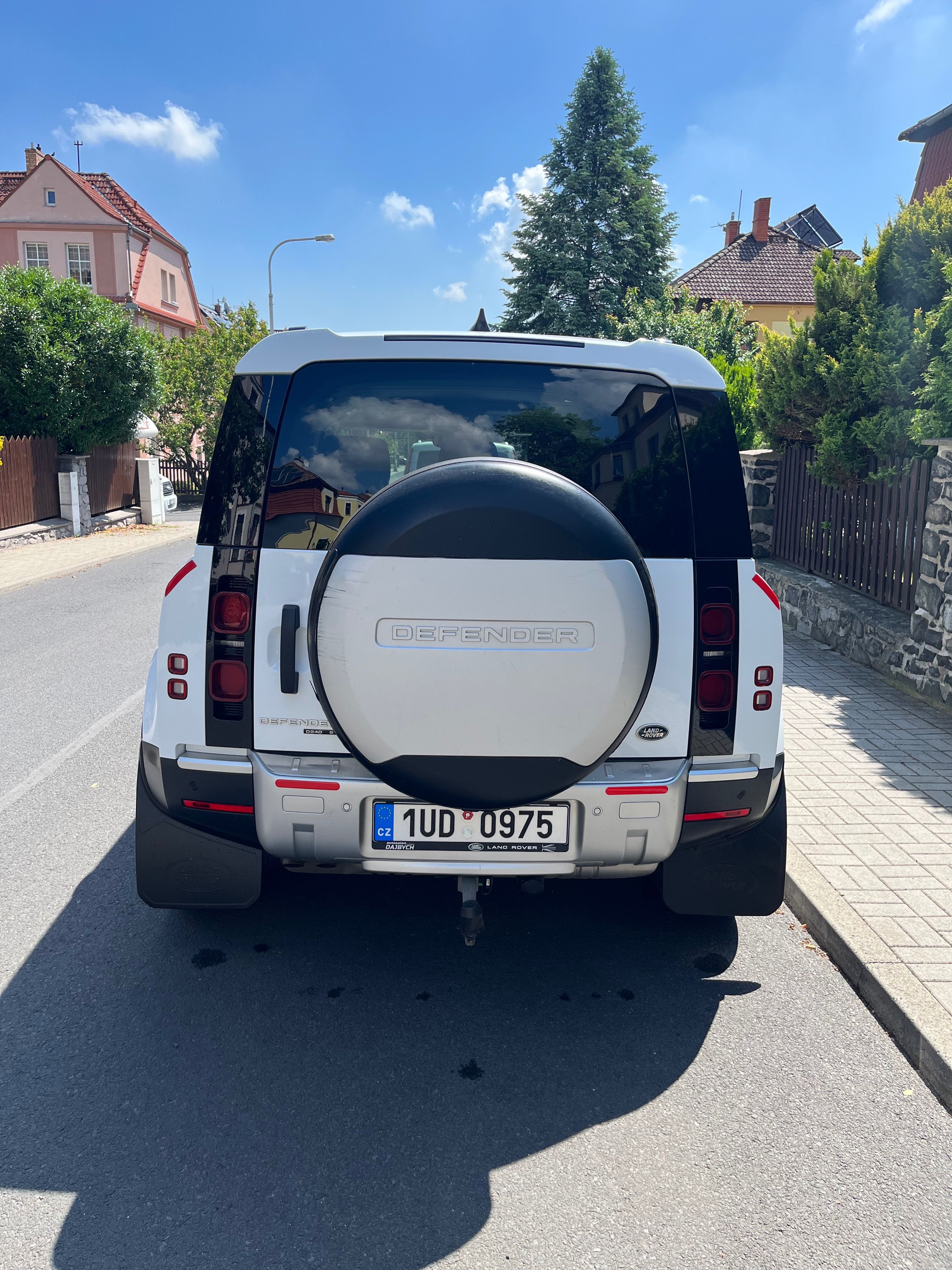 Land Rover Defender, 1.maj, 7 míst - fotka 6