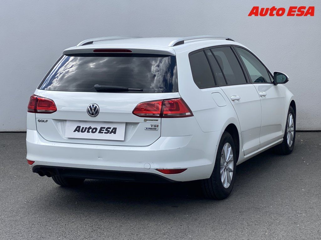 Volkswagen Golf, 1.4 i,1.maj,ČR - fotka 4