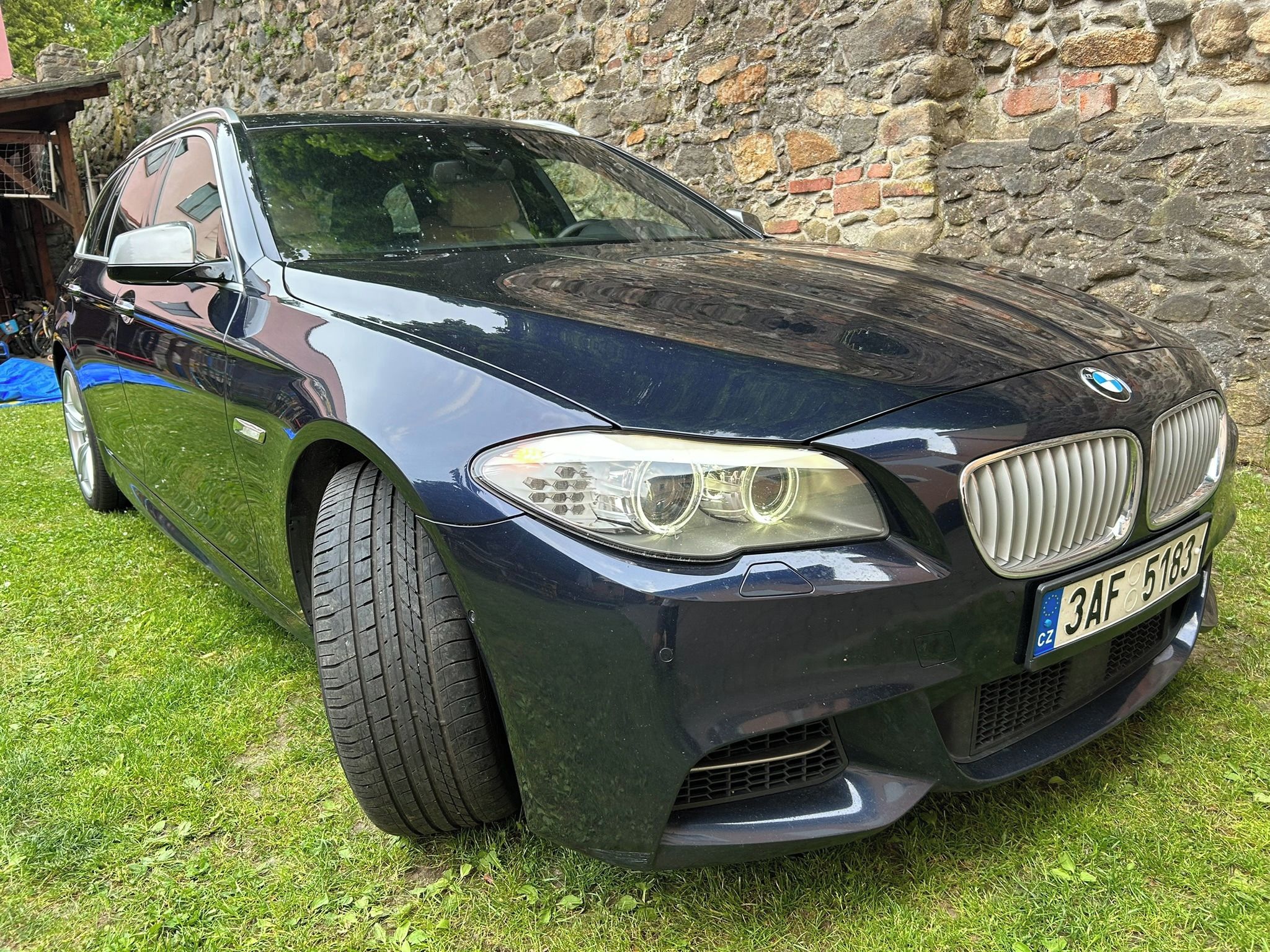 BMW Řada 5, M550dxDrive*DPH*CZ*1maj*nebour - fotka 2