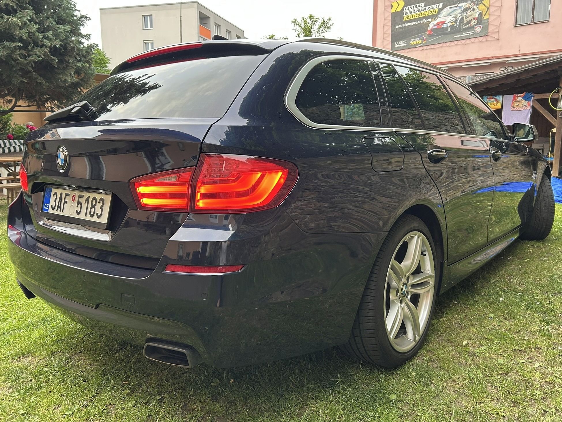 BMW Řada 5, M550dxDrive*DPH*CZ*1maj*nebour - fotka 3
