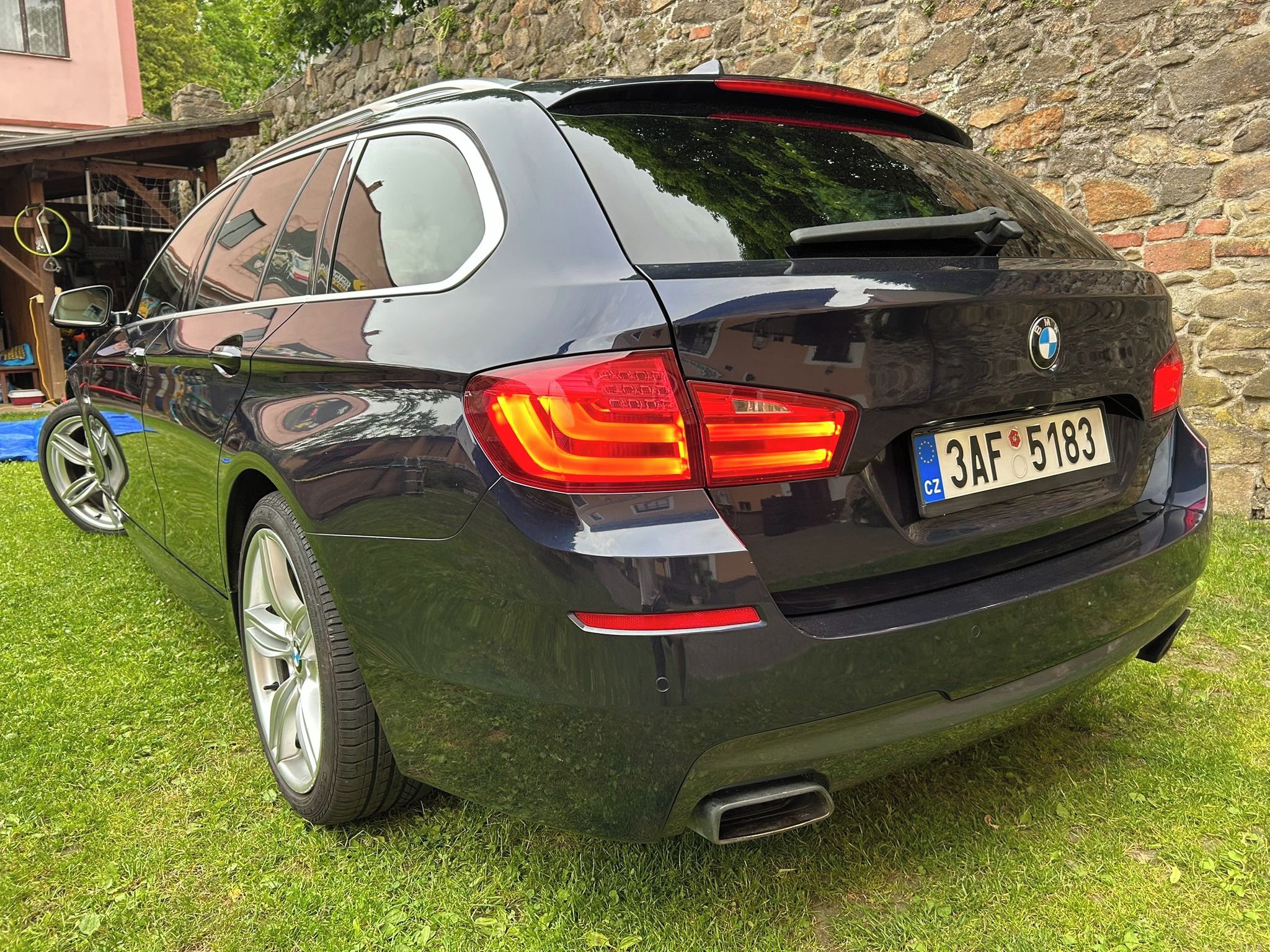 BMW Řada 5, M550dxDrive*DPH*CZ*1maj*nebour - fotka 4