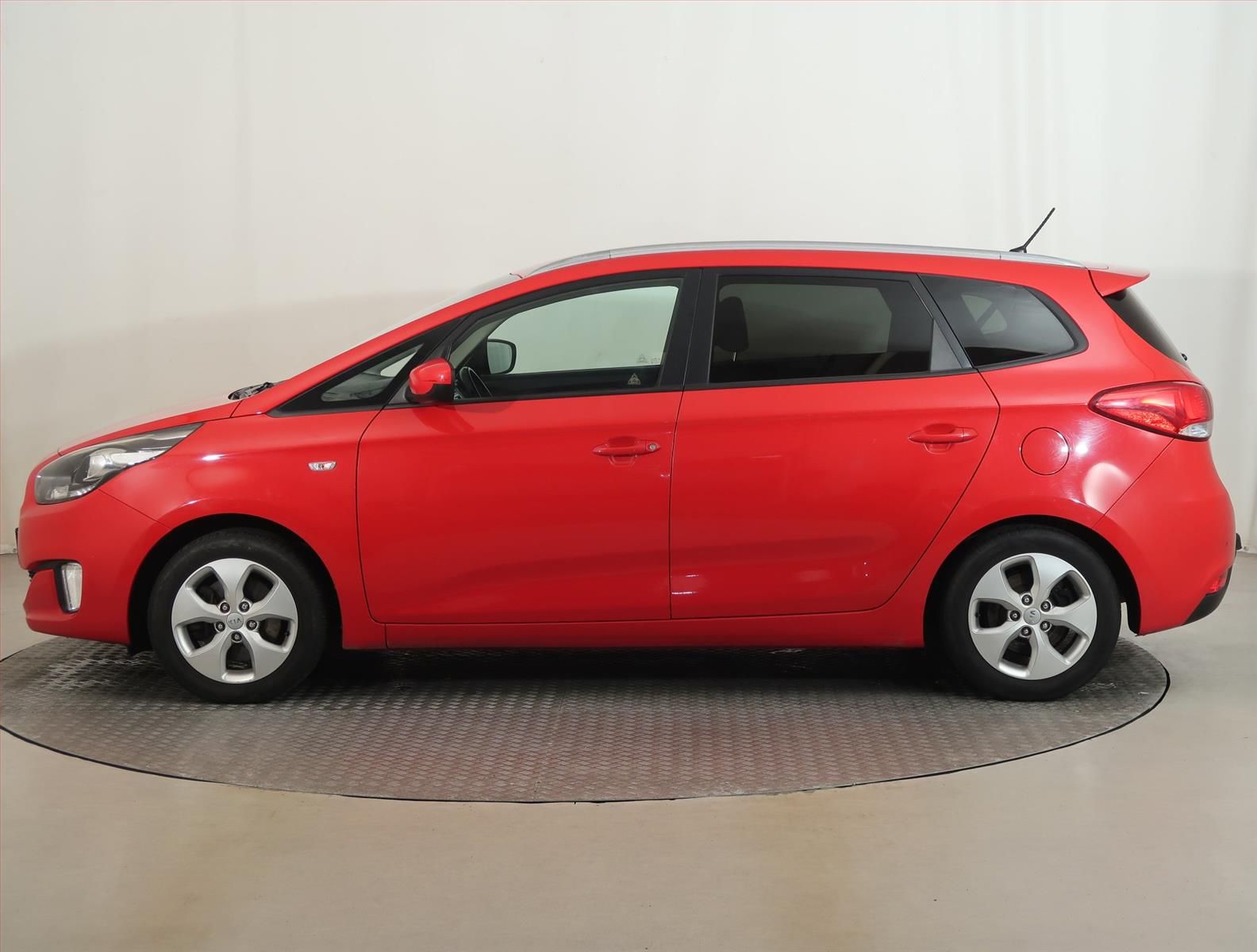 Kia Carens, 1.6 GDI, Serv.kniha - fotka 3