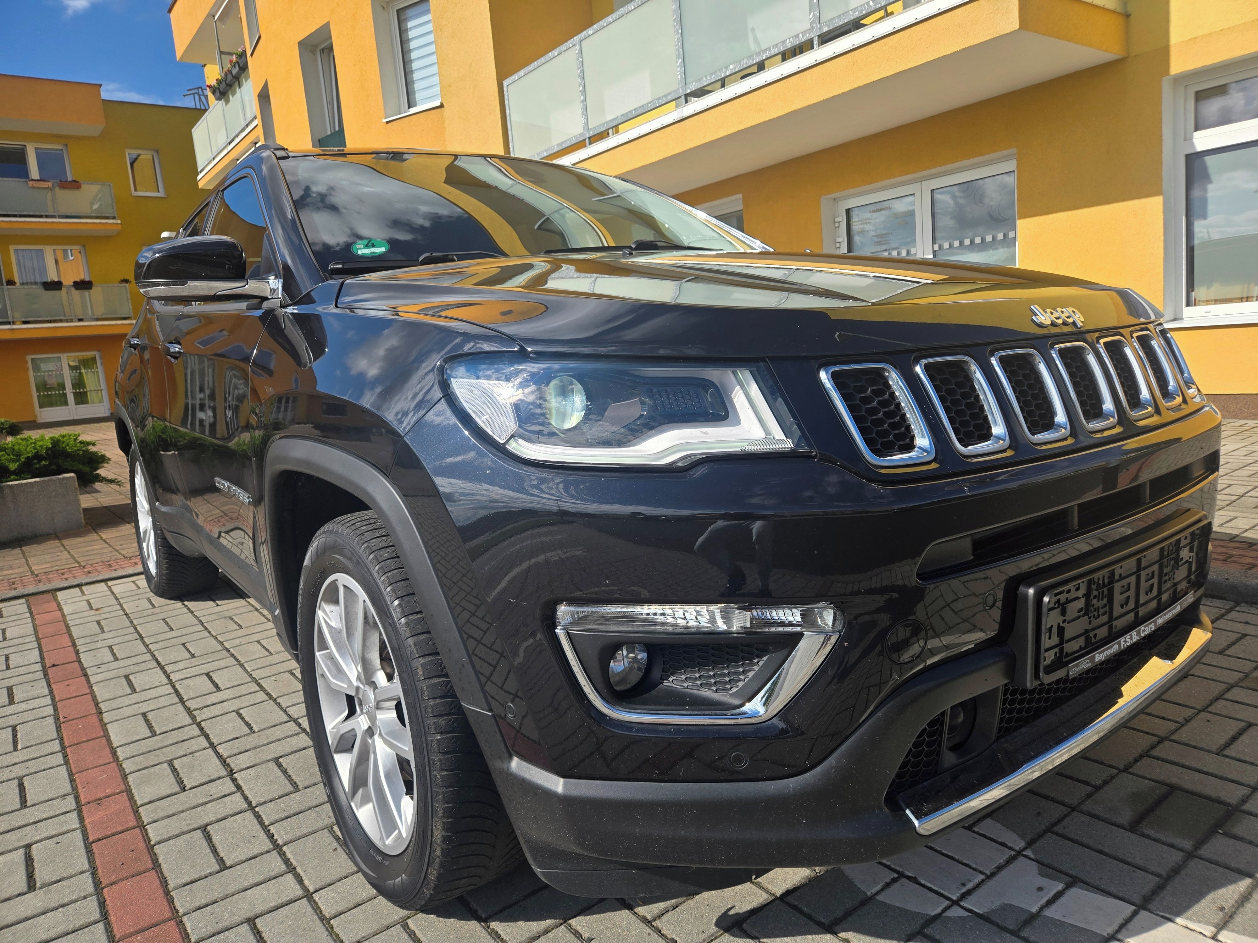 Jeep Compass, Limited 1,3 turbo 110kW - fotka 3