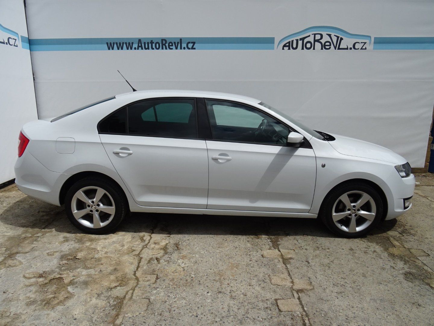 Škoda Rapid, 1.2i,63kW,NovéČR,E.s.kni,klima - fotka 5