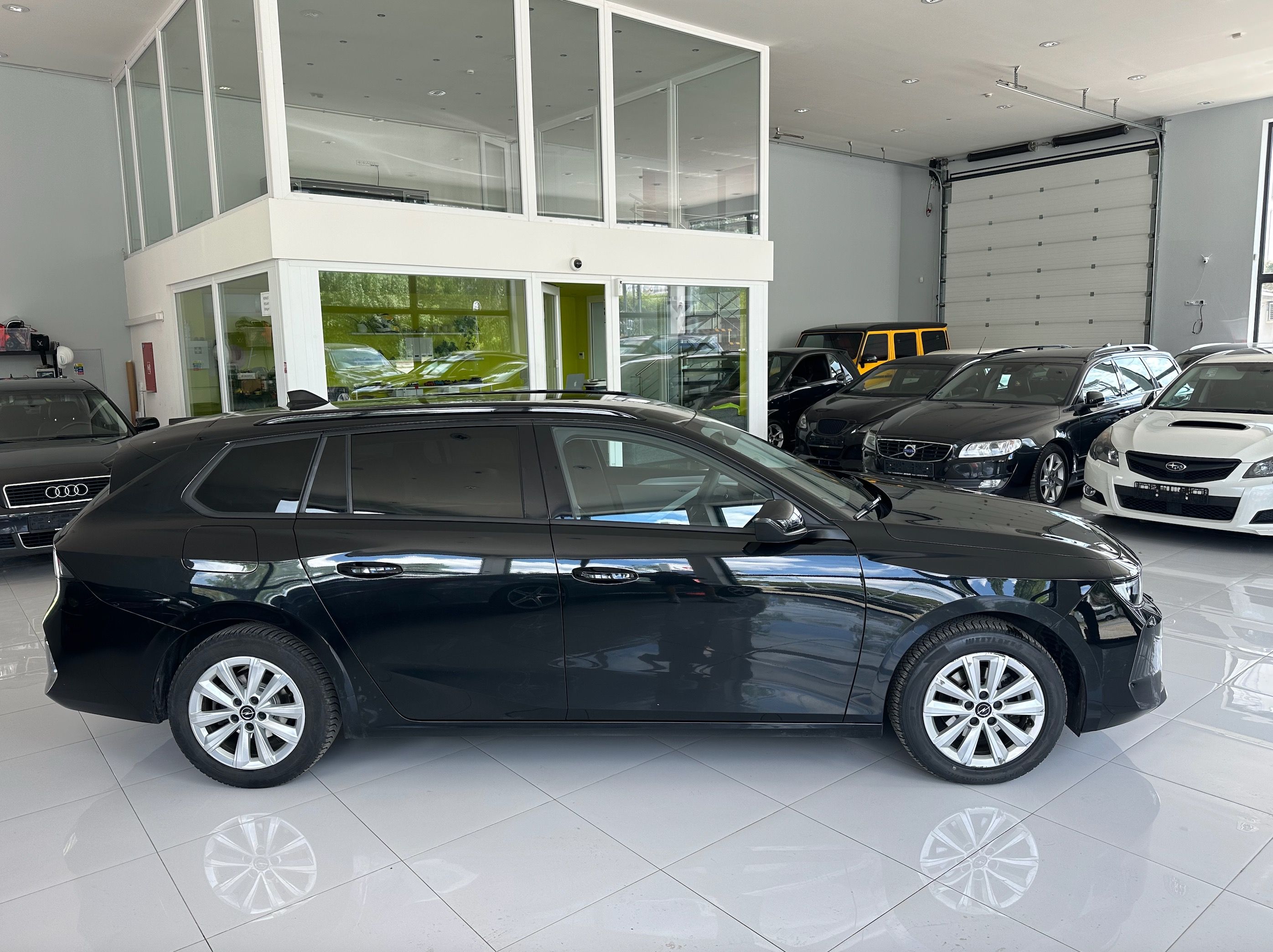 Opel Astra, L Sports Tourer 1.2 benzin - fotka 6