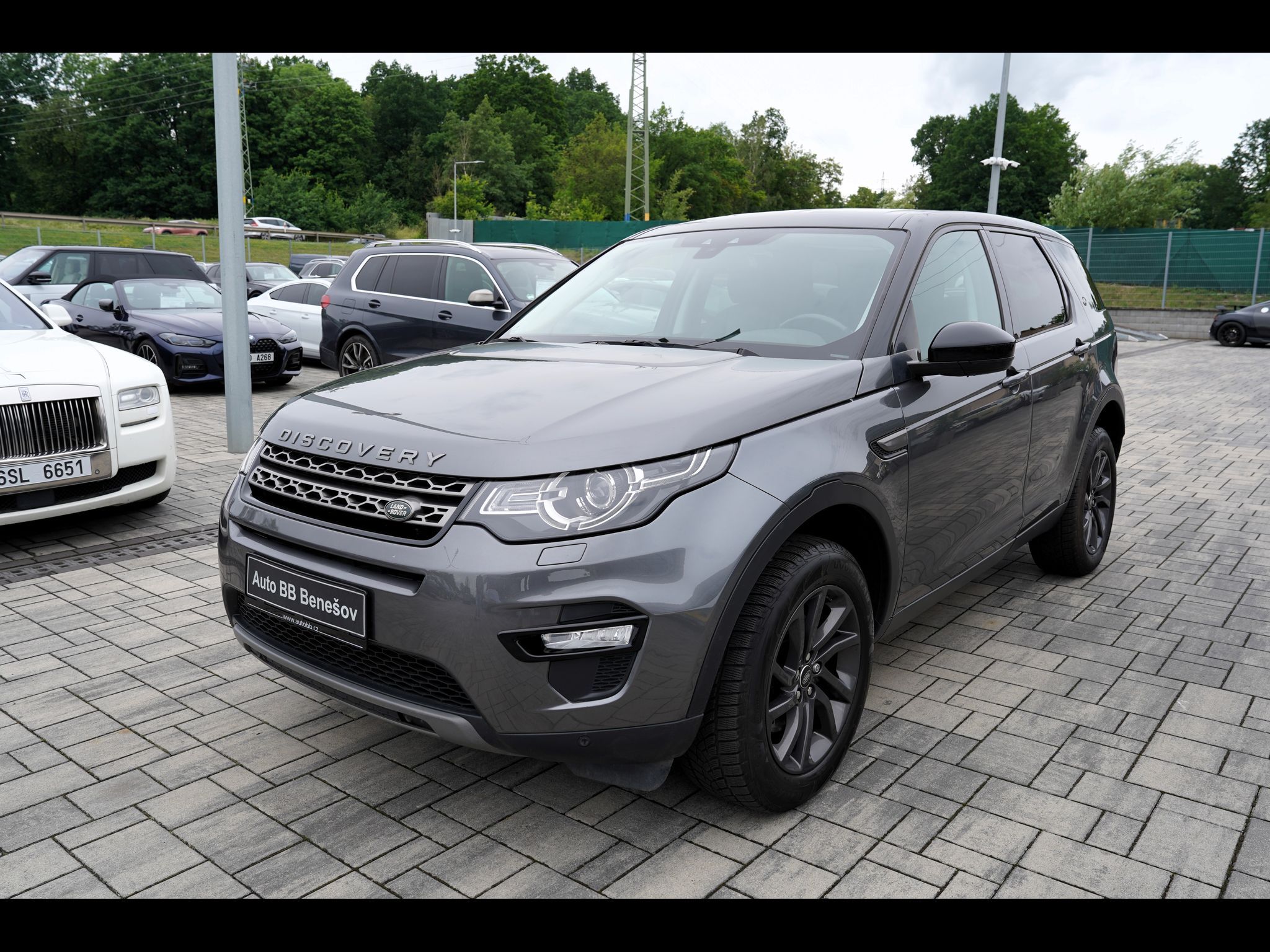 Land Rover Discovery Sport, 2.0 TD4 AWD HSE/AT/ČR - fotka 2