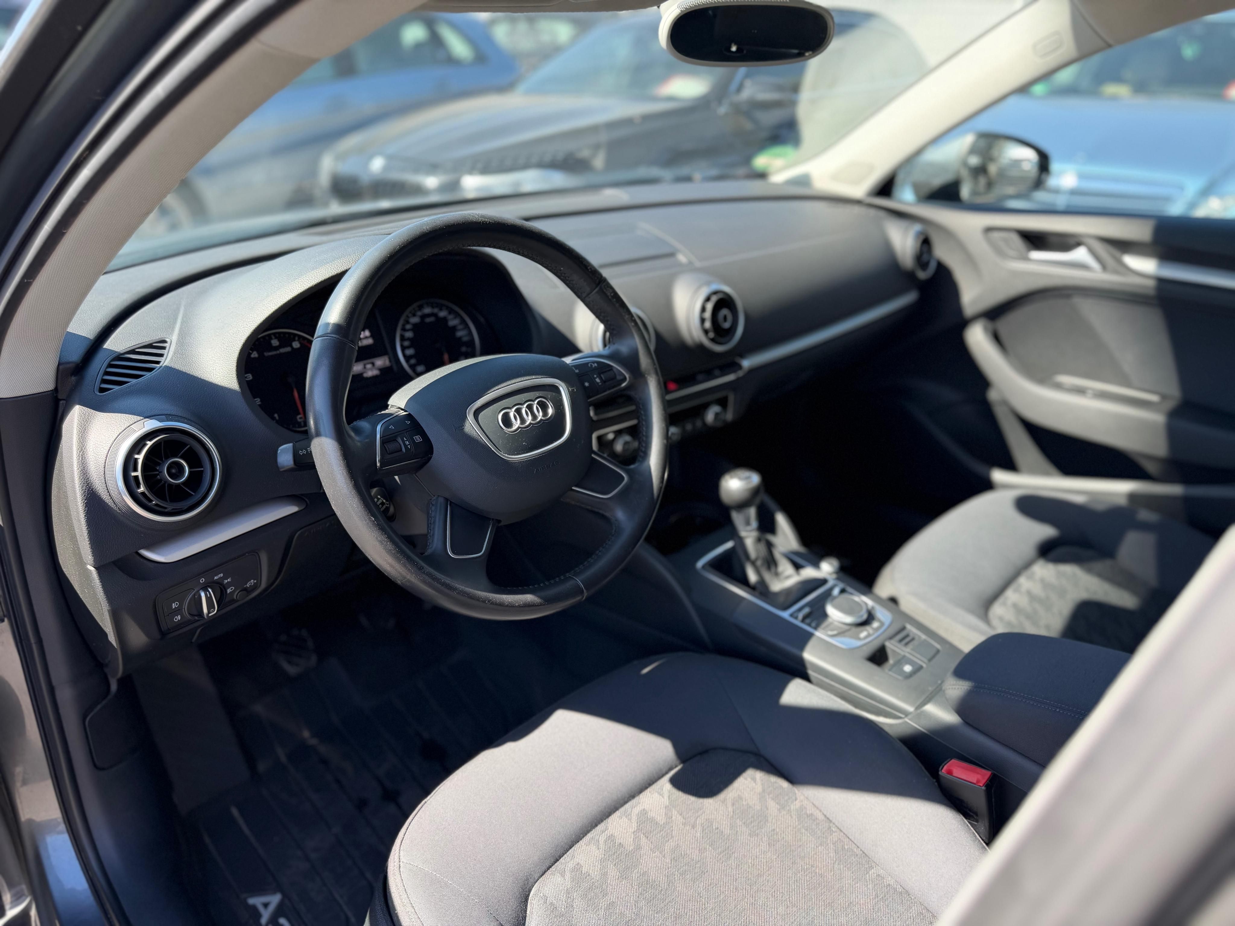 Audi A3, 1.4 Tfsi, 90kw - fotka 4
