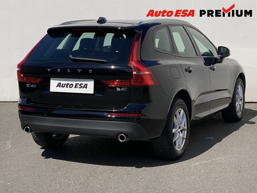 Volvo XC60, 2.0 D 4x4,ČR,servis.kniha - fotka 4