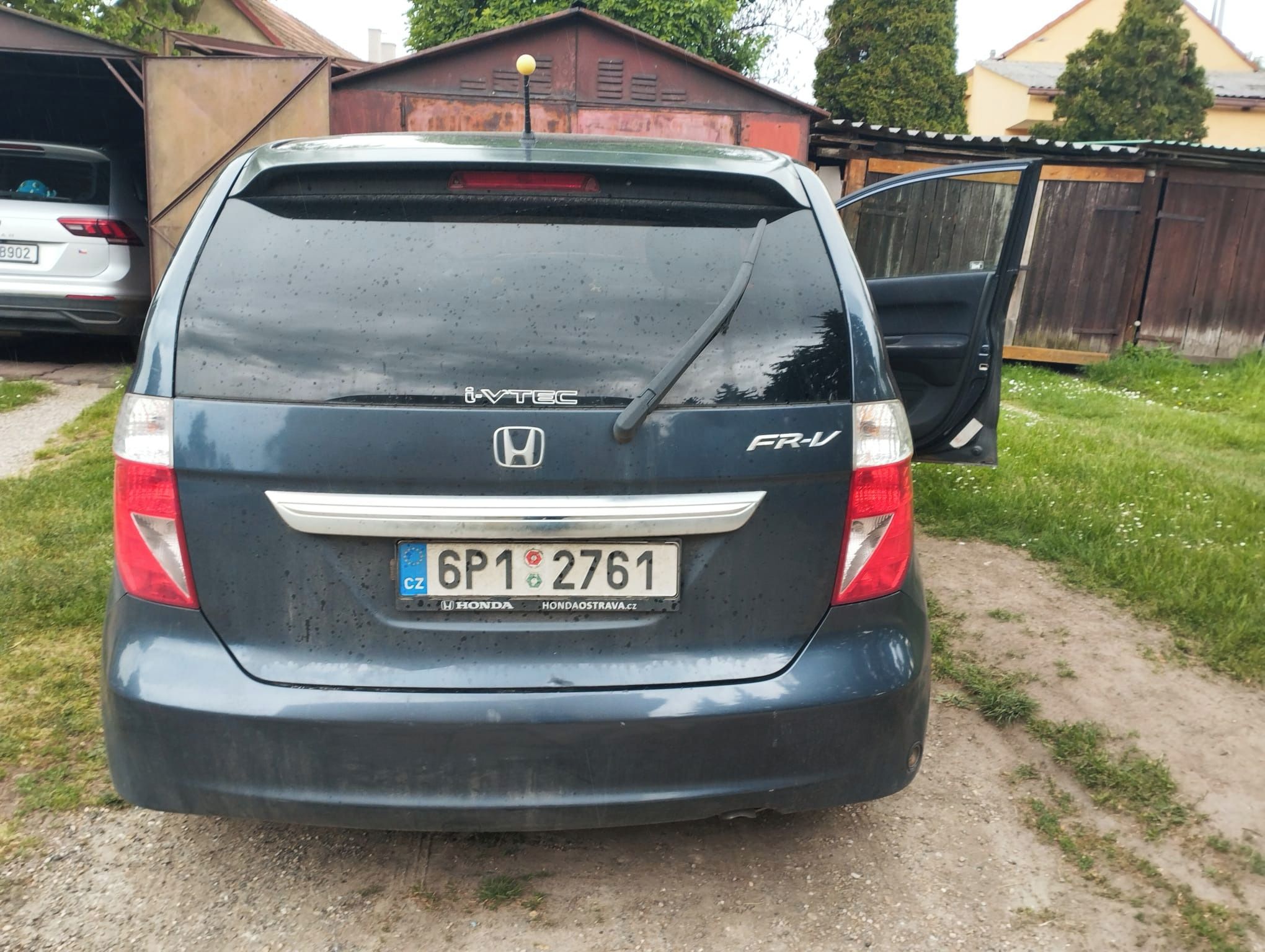 Honda FR-V, 2.0 benzín + LPG - fotka 3